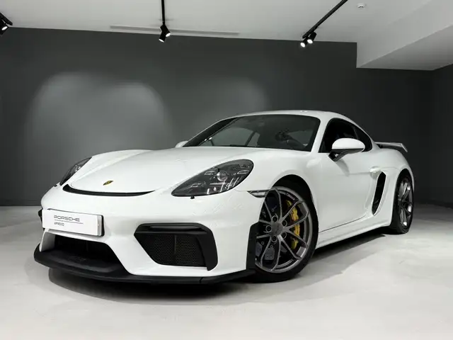 Porsche Cayman GT4 PDK