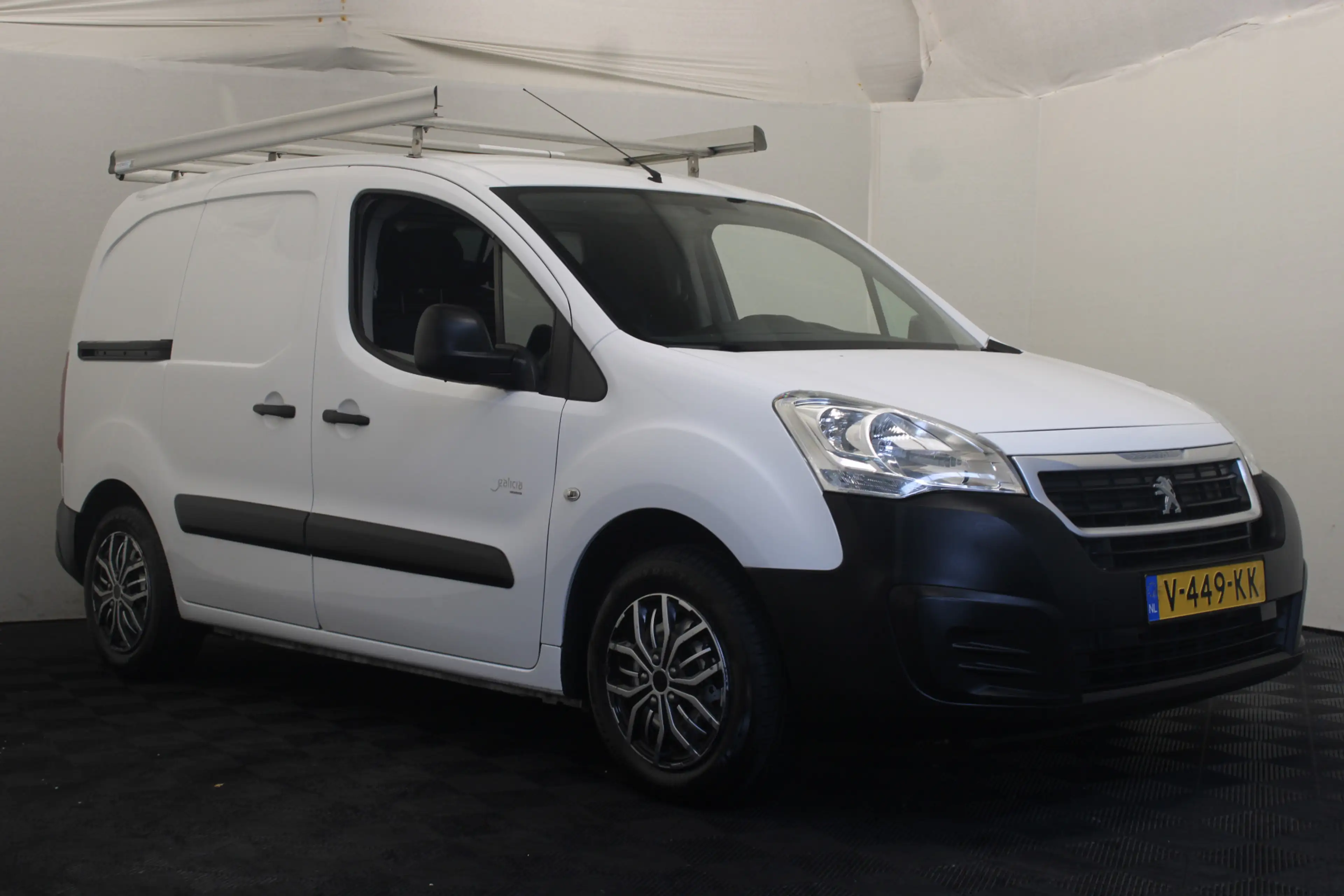 Peugeot Partner 120 1.6 BlueHDi 75 L1 XR — photo 3