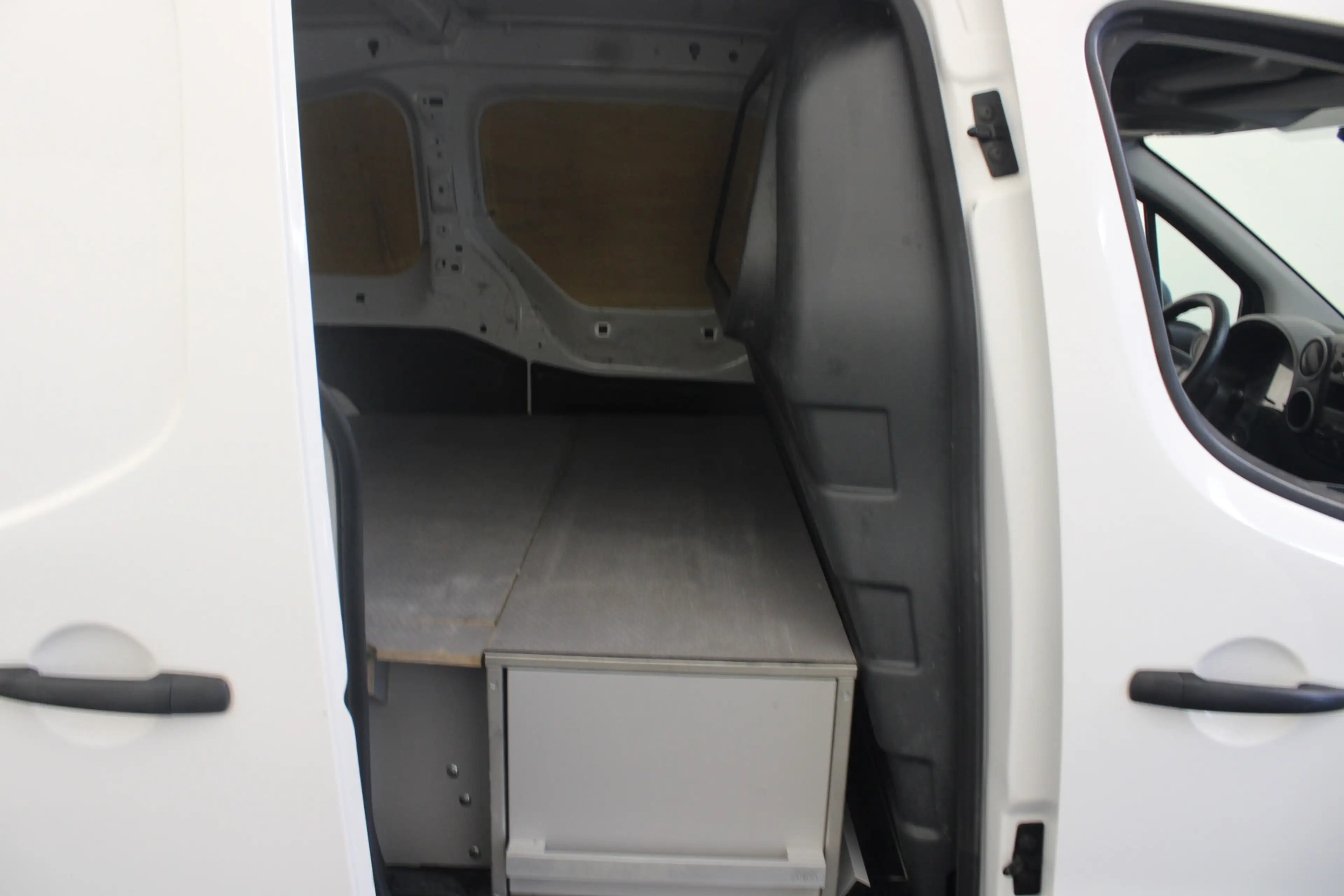 Peugeot Partner 120 1.6 BlueHDi 75 L1 XR — photo 12