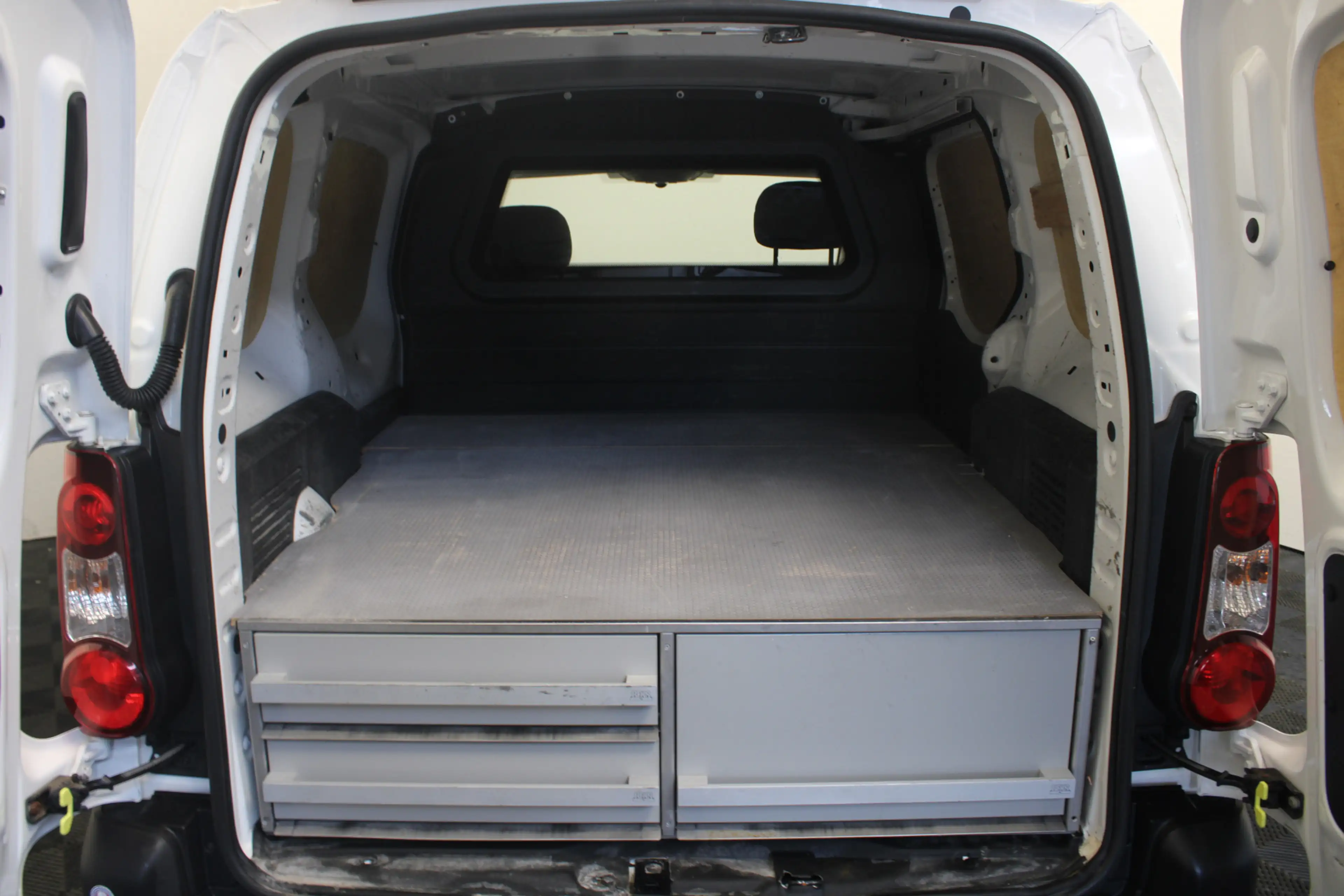Peugeot Partner 120 1.6 BlueHDi 75 L1 XR — photo 13