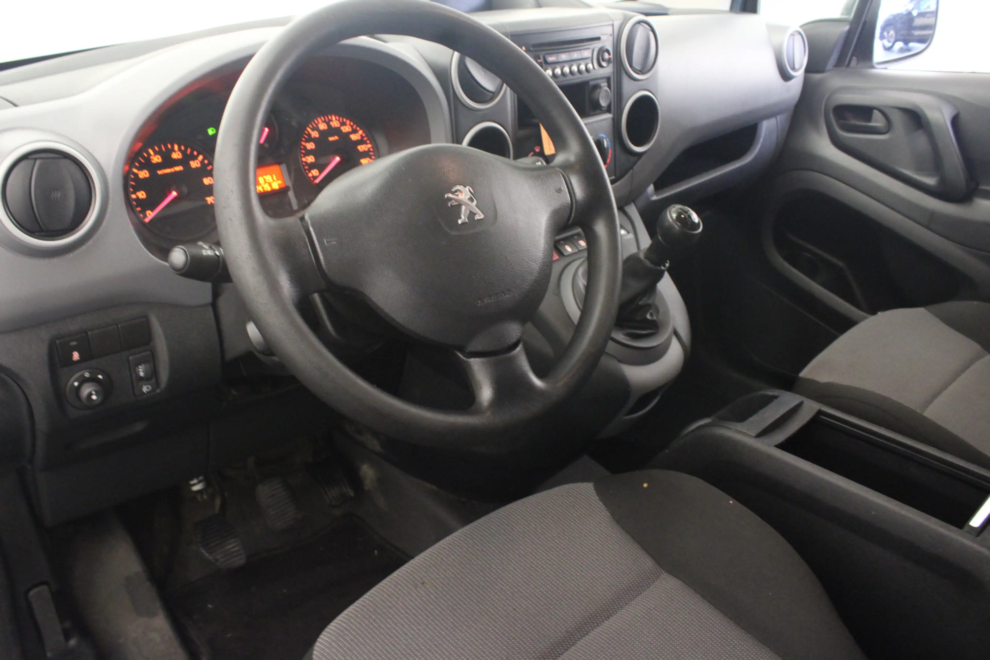 Peugeot Partner 120 1.6 BlueHDi 75 L1 XR — photo 7