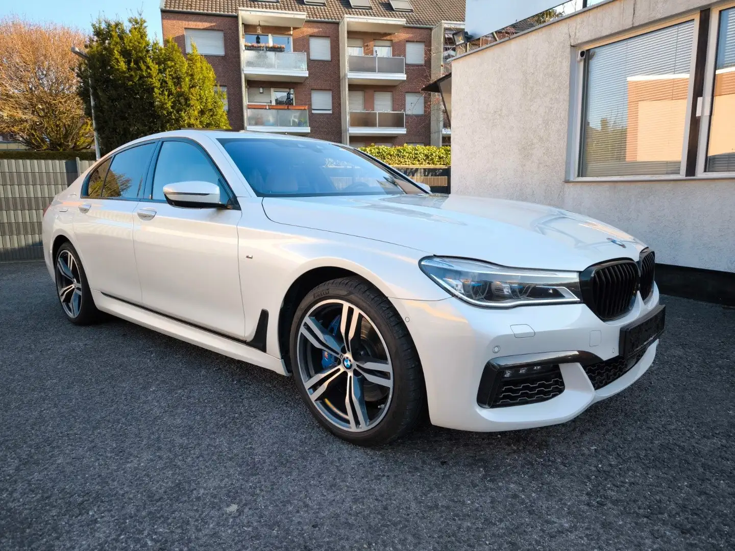 BMW 750 i xDrive M Sportpaket Max Voll Blanc - 1