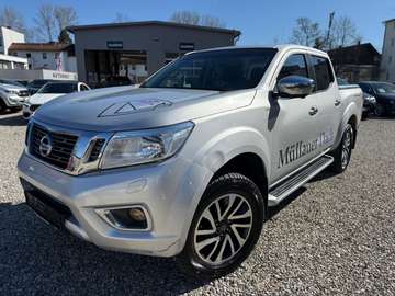 NP300 N-Connecta Double Cab 4x4 / KAMERA