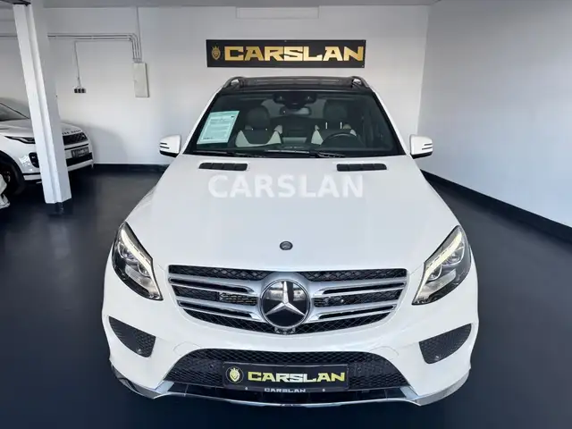 Mercedes-Benz GLE view 3
