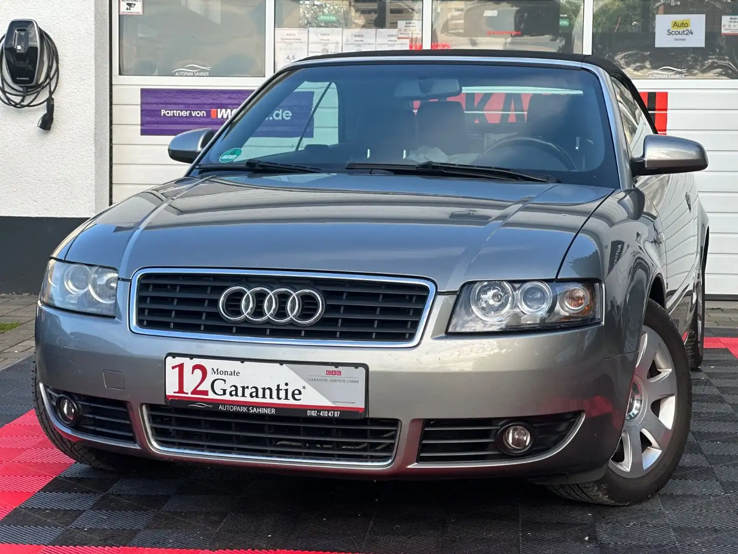 Audi A4 Cabriolet 1.8 T Grau - 1