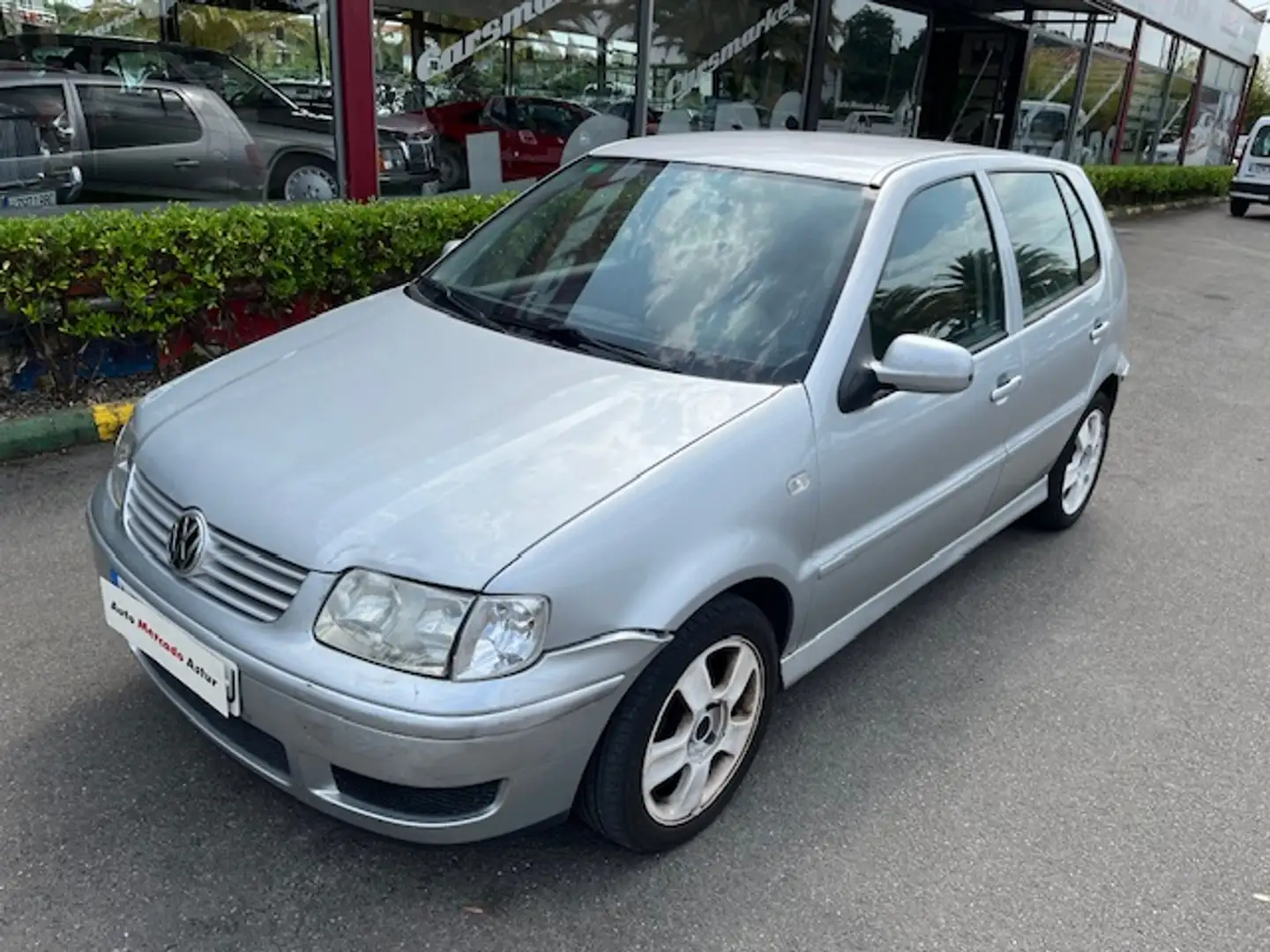 Volkswagen Polo 1.4 Conceptline Gris - 1