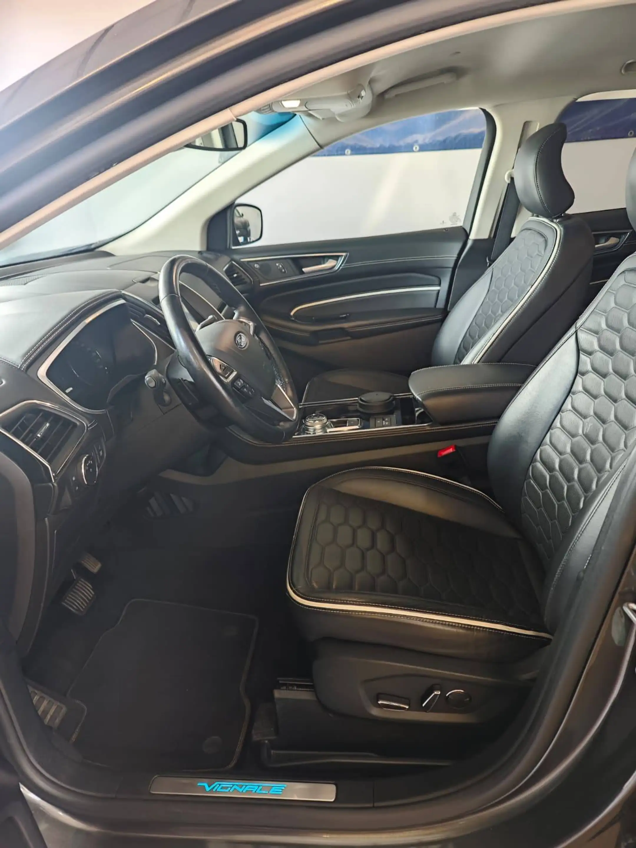 Ford Edge Vignale 4x4 — photo 8