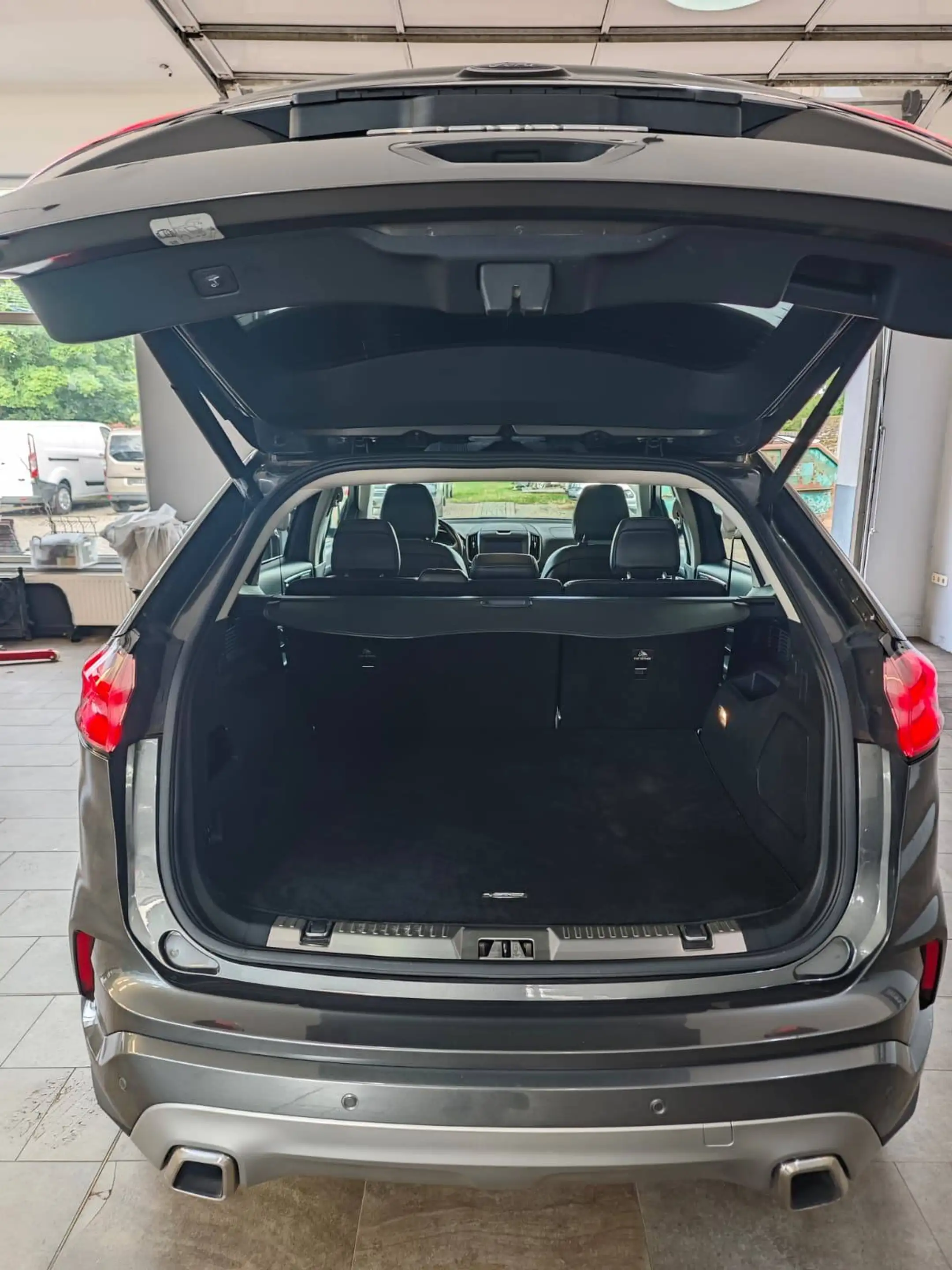 Ford Edge Vignale 4x4 — photo 13