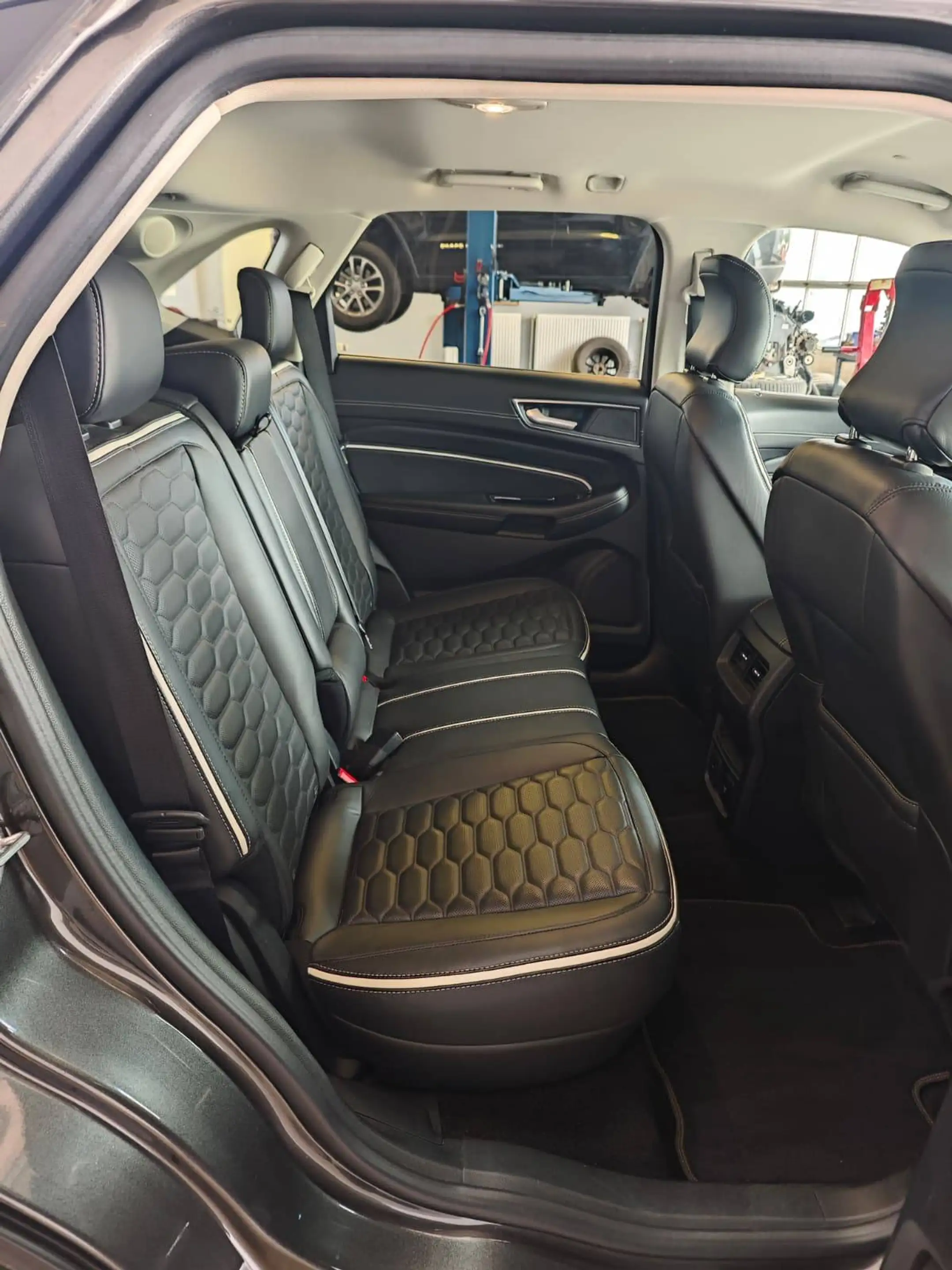 Ford Edge Vignale 4x4 — photo 10