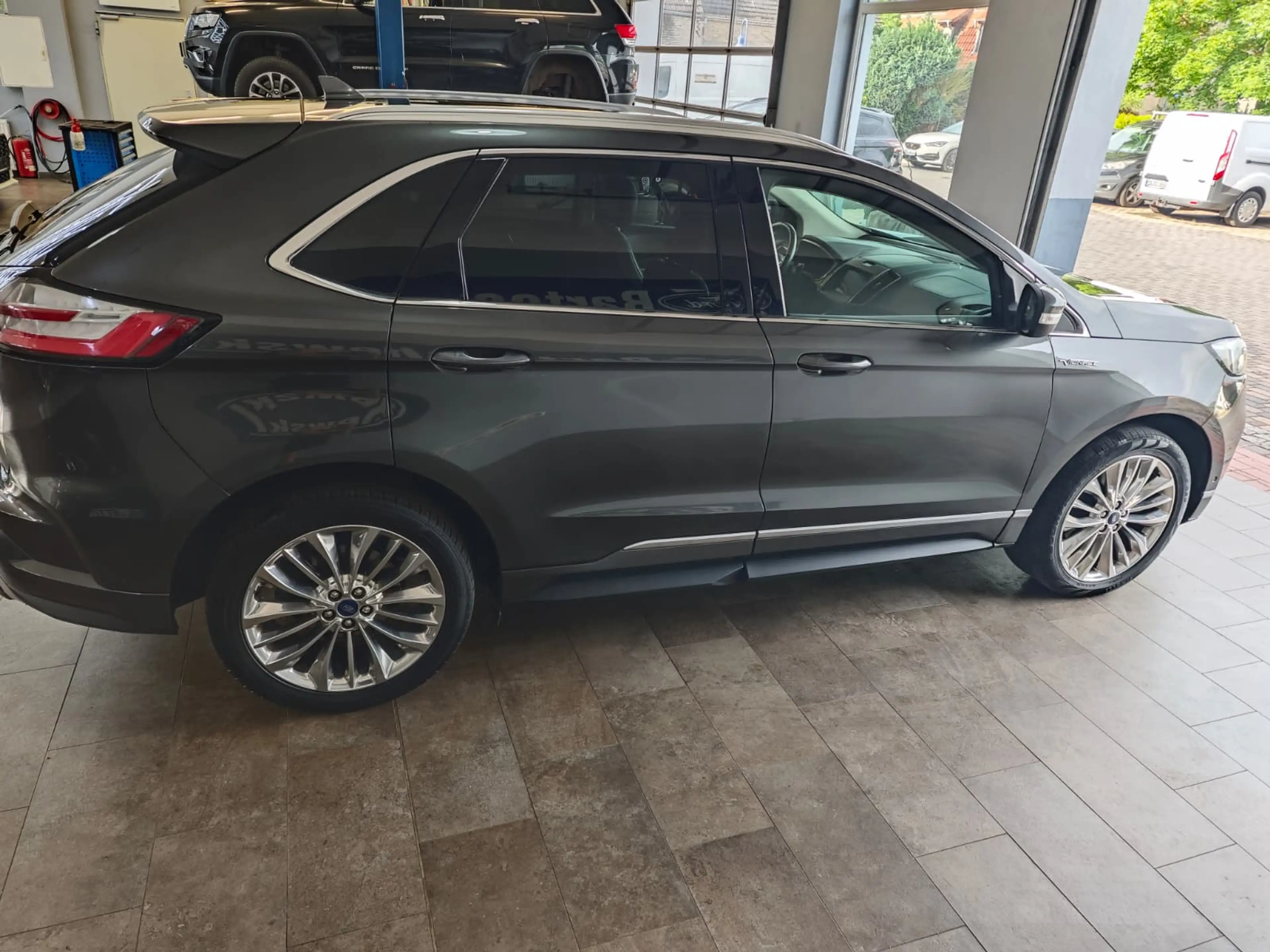 Ford Edge Vignale 4x4 — photo 5