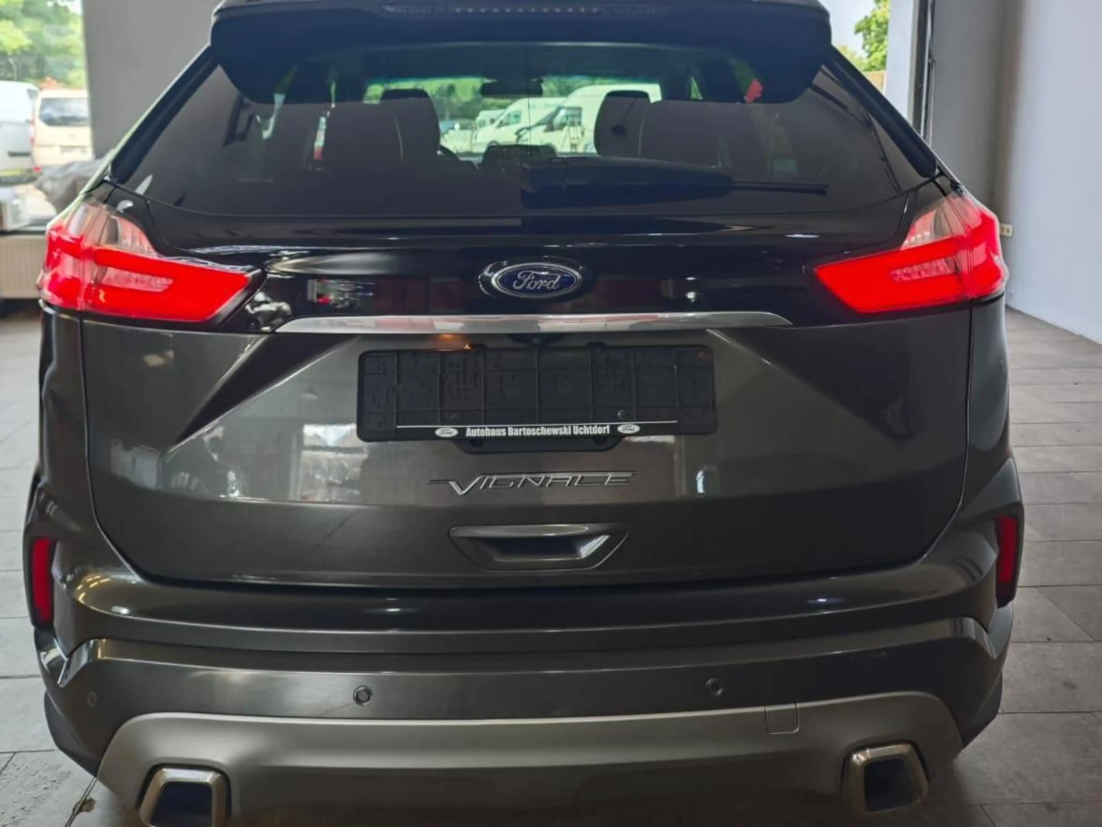Ford Edge Vignale 4x4 — photo 3