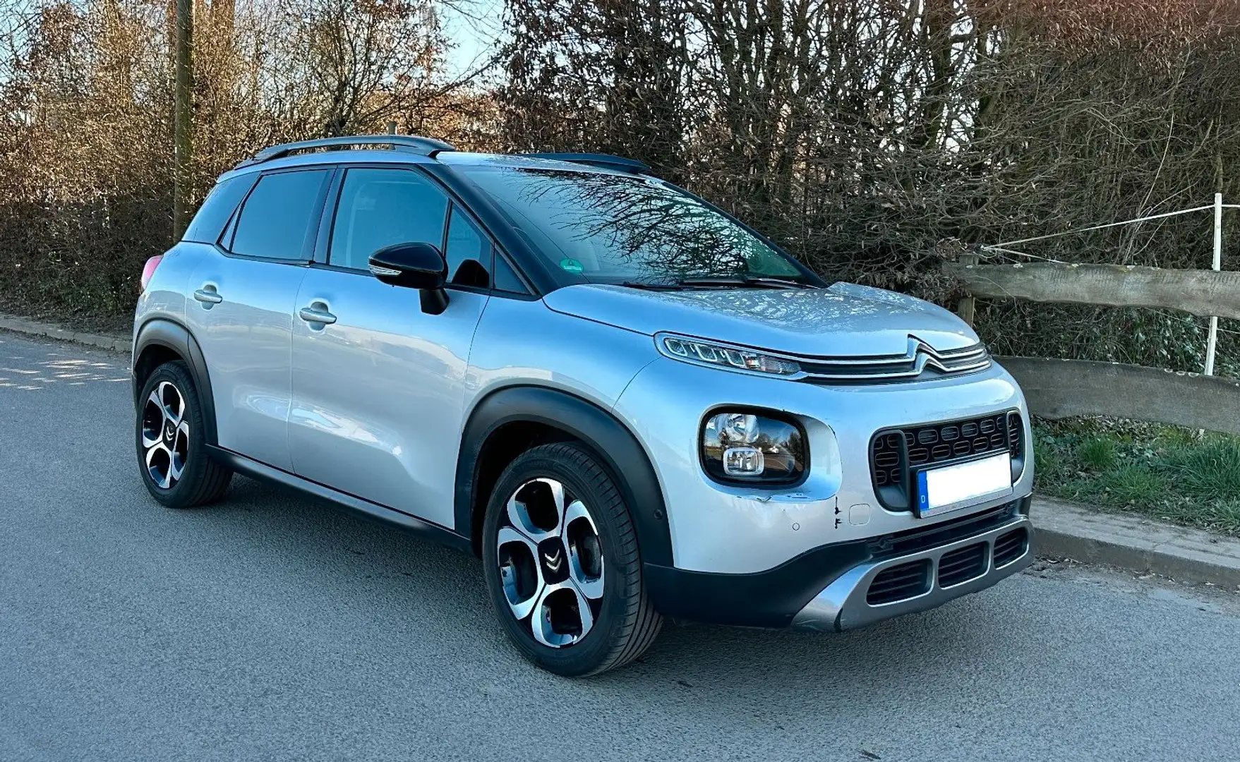 Citroen C3 Aircross *1 HAND*NAVI*KAMERA*PDC*AHK*SHZ* Grau - 1