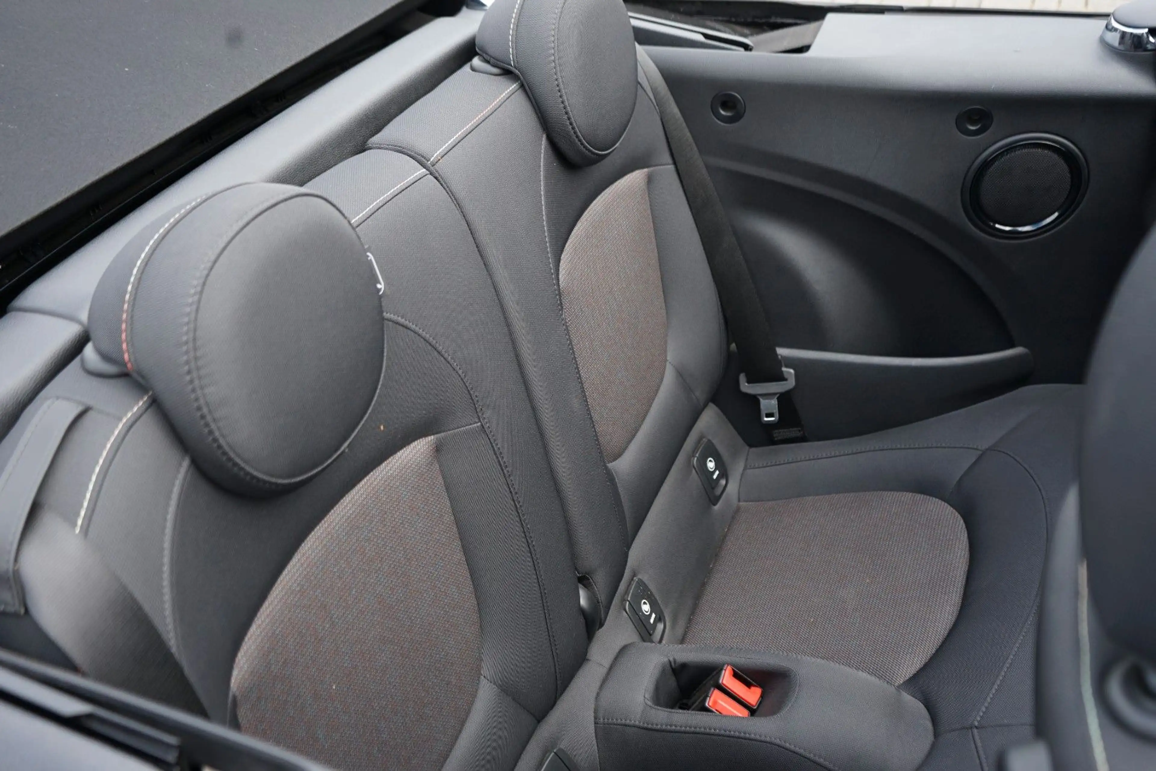 MINI One One Cabrio MINI Yours Trim — photo 12