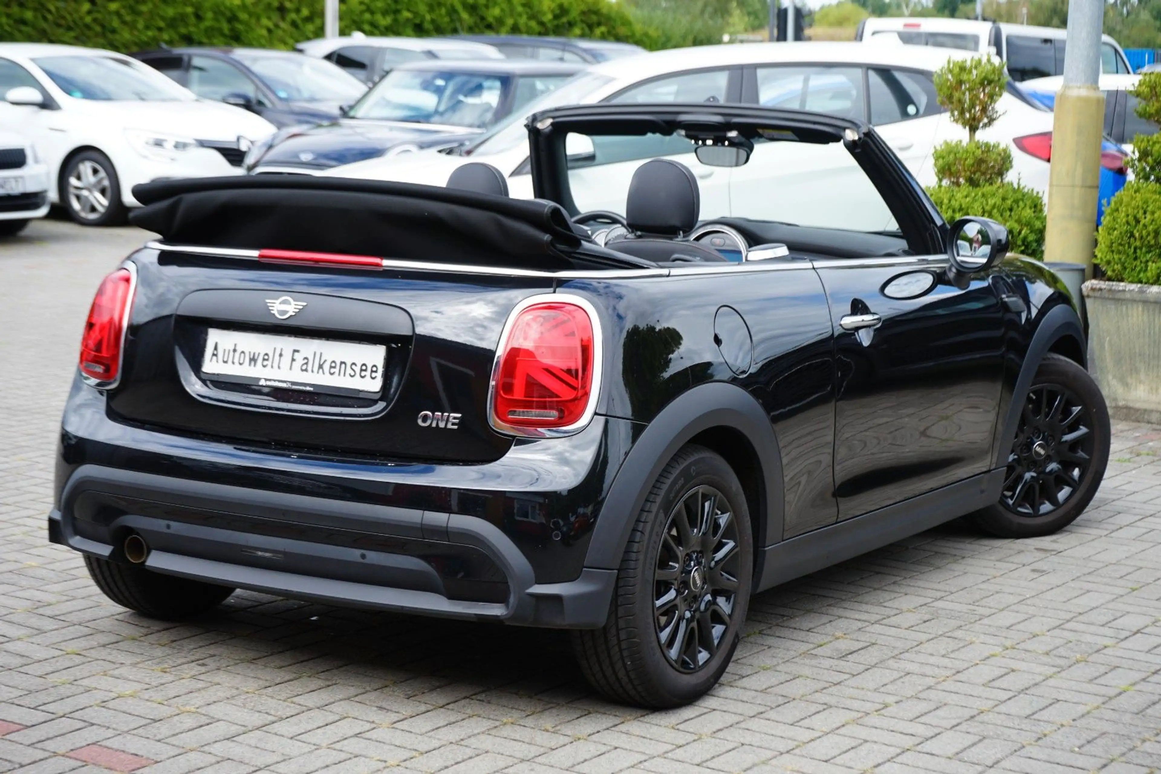 MINI One One Cabrio MINI Yours Trim — photo 3