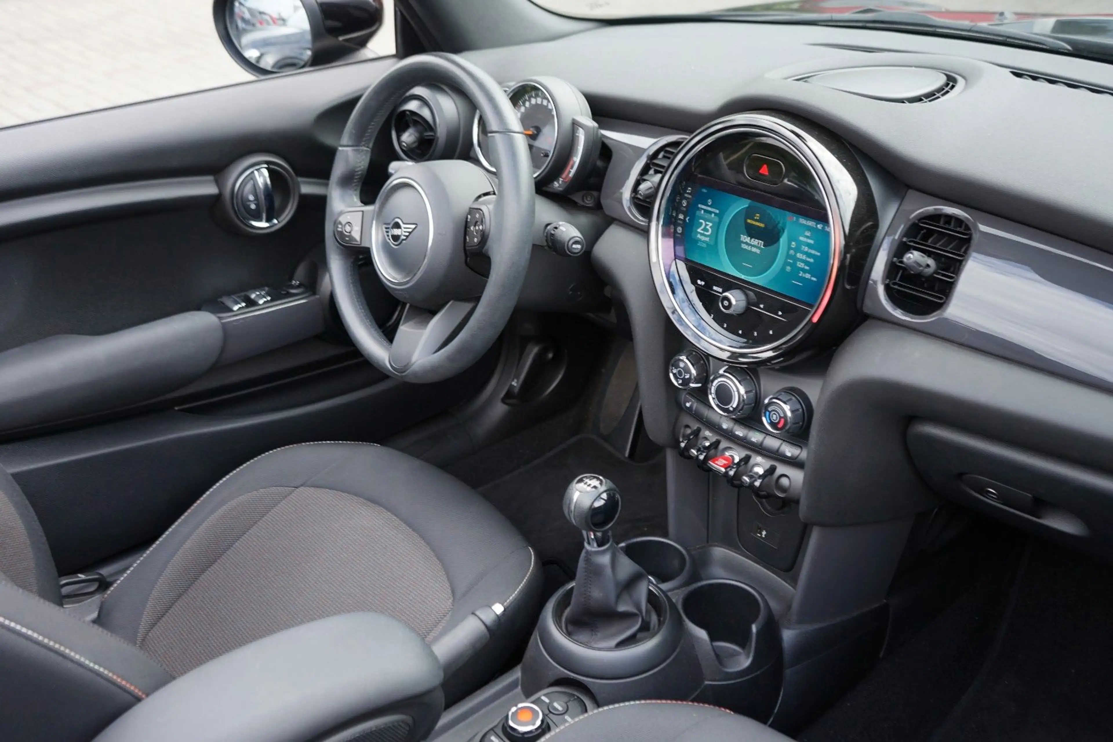MINI One One Cabrio MINI Yours Trim — photo 11