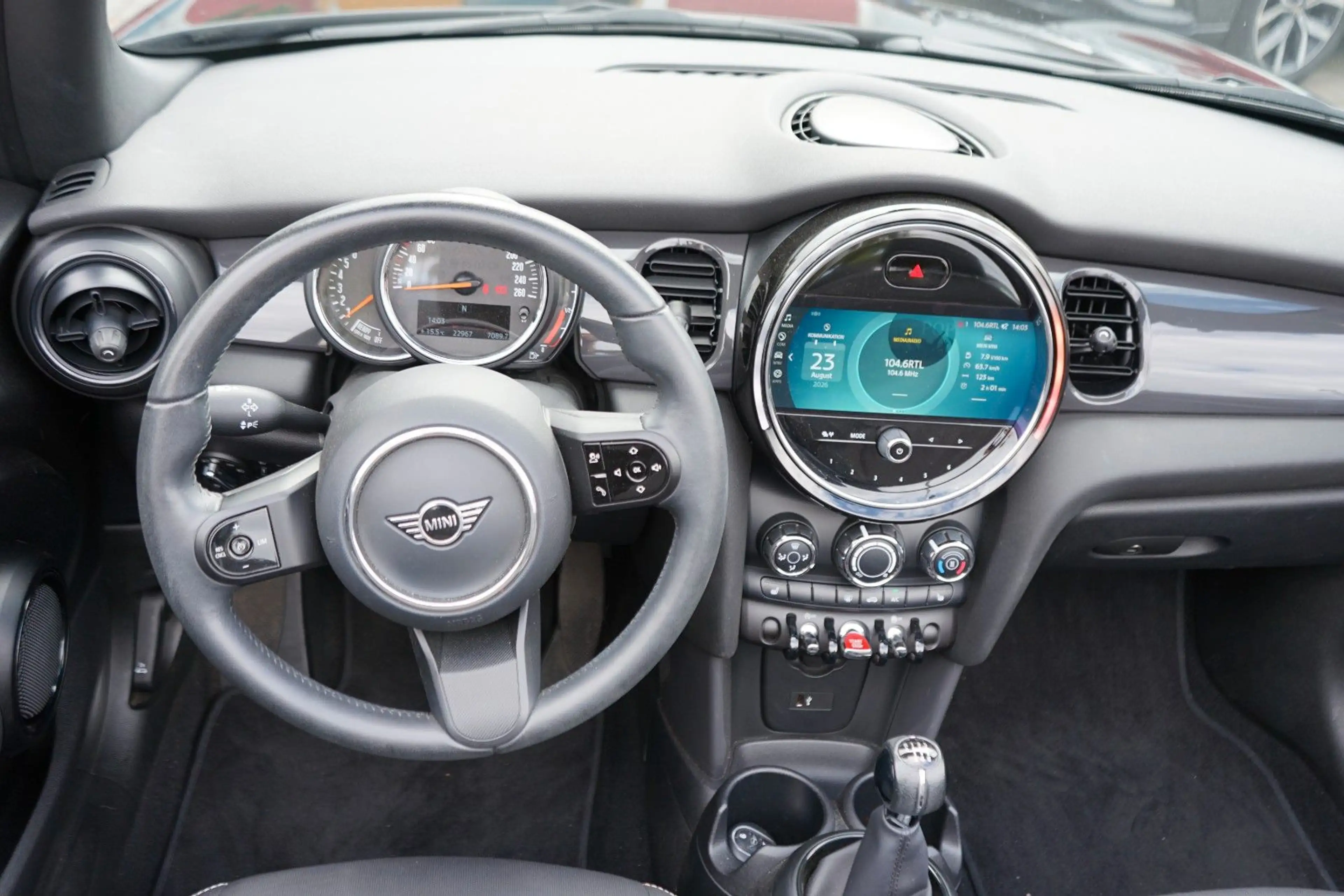 MINI One One Cabrio MINI Yours Trim — photo 10