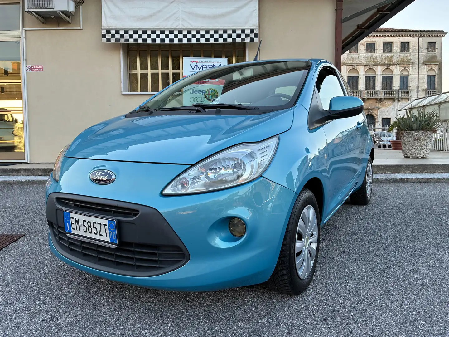 Ford Ka/Ka+ 1.2 8V 69CV Business Blau - 1