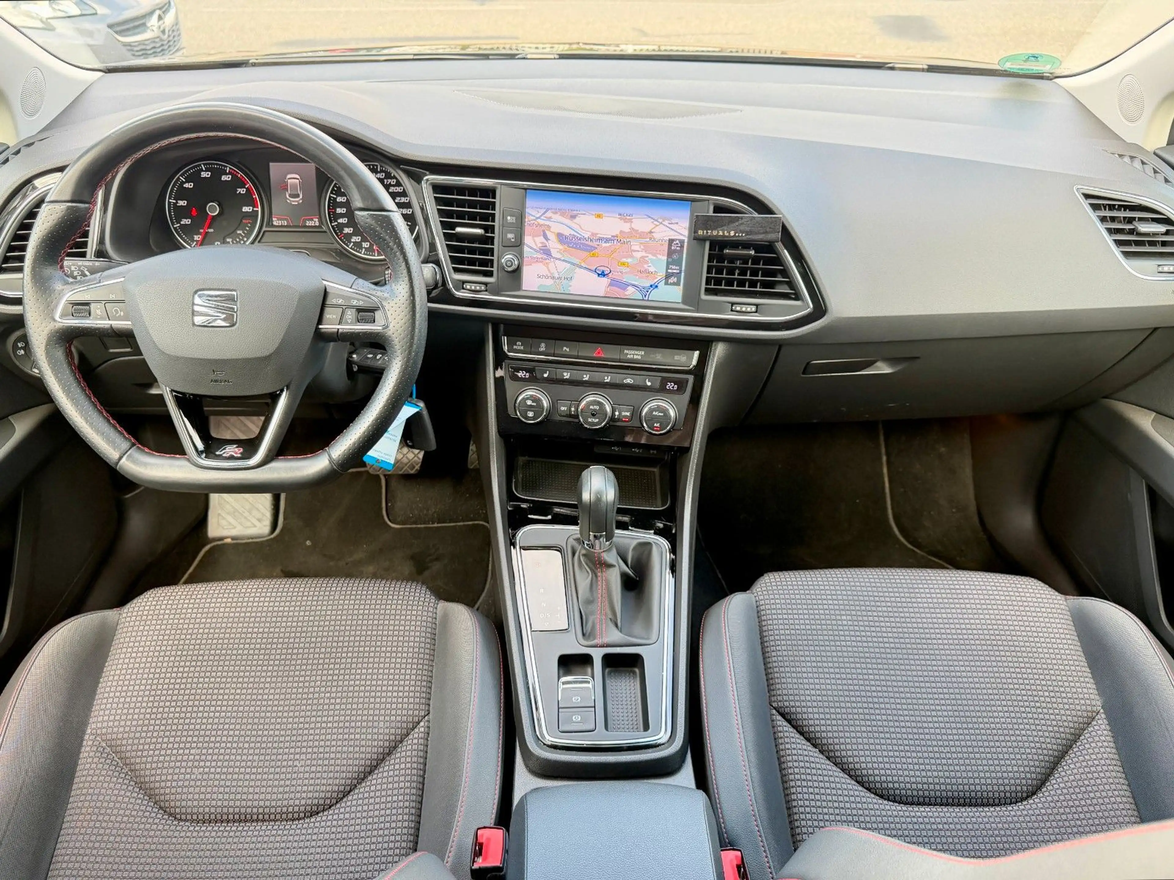 SEAT Leon ST FR*Aut*Nav*Led*Cam*Shz*2.Hand — photo 10