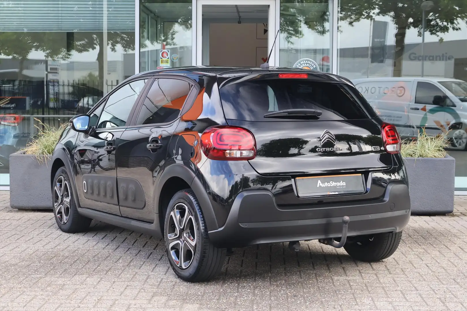Citroen C3 1.2 PureTech 83pk S&S | Carplay | Cruise | Climate Noir - 2
