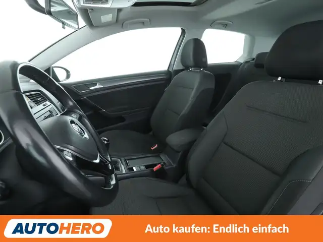 Volkswagen Golf view 10