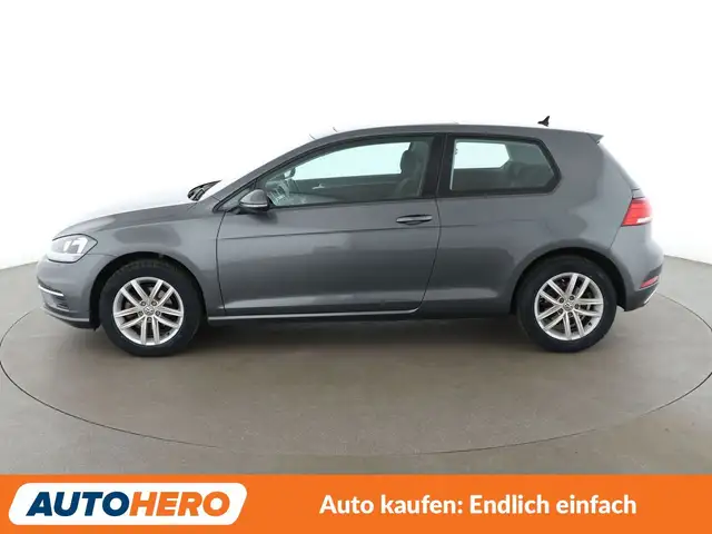 Volkswagen Golf view 3