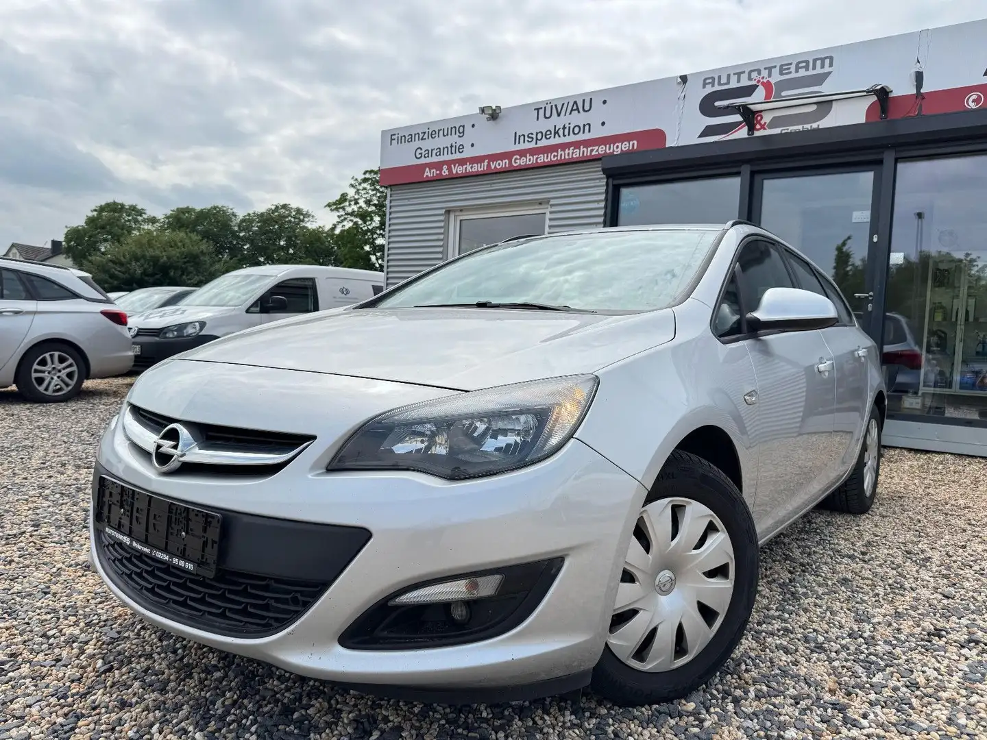 Opel Astra J Sports Tourer Edition/1.HD/TEMPO./KLIMA. Plateado - 1