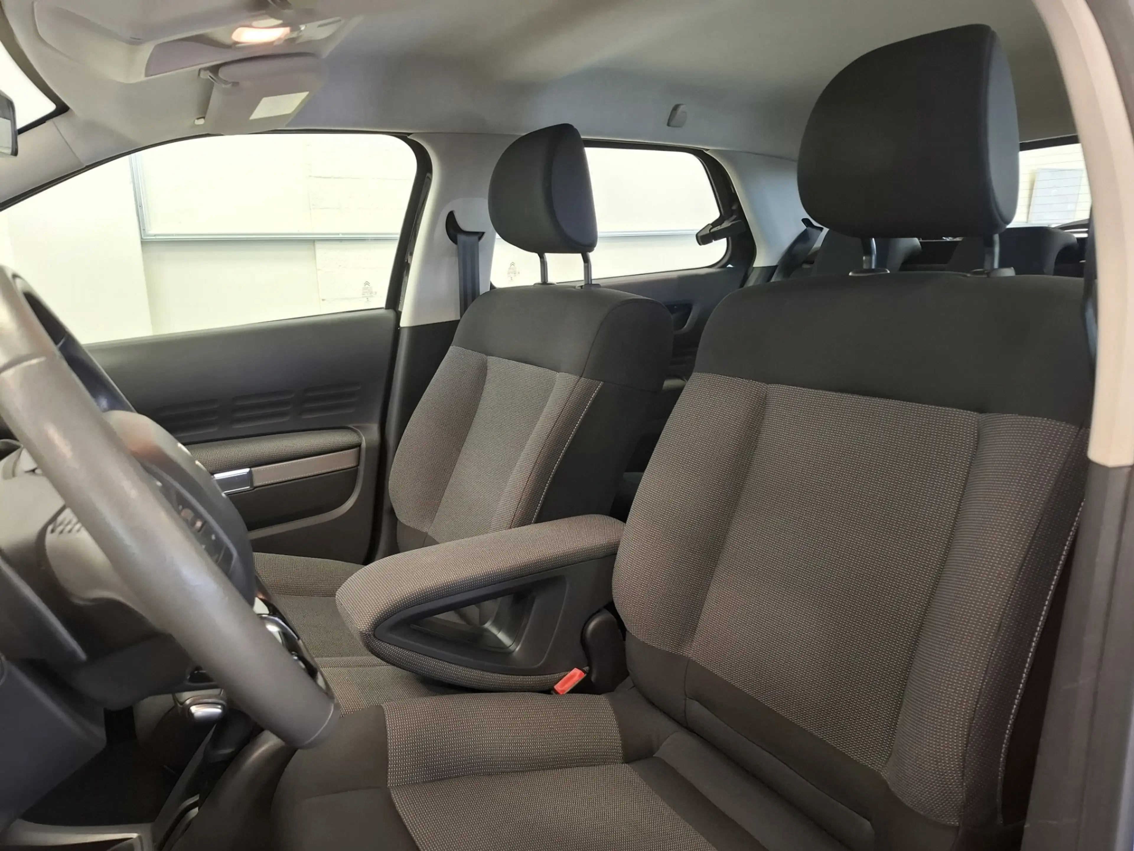 Citroen C4 Cactus 1.2 PureTech Feel Navigatie PDC Allseason — photo 11