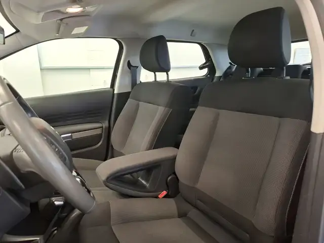 Citroen C4 Cactus view 11