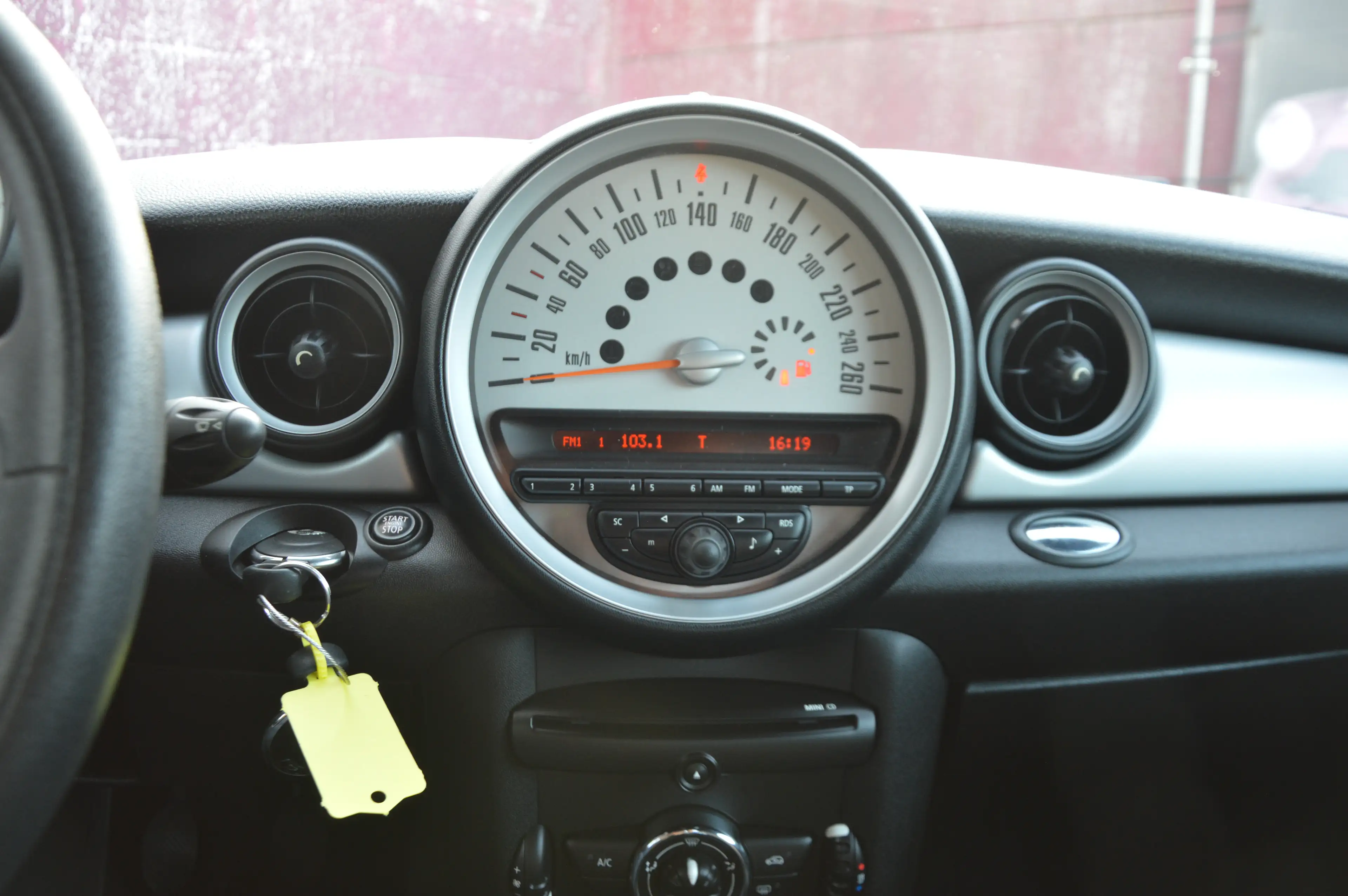 MINI Cooper Coupe 1.6i Cooper Pack JCW SENSOR AR CLIM 92.189KM — photo 11