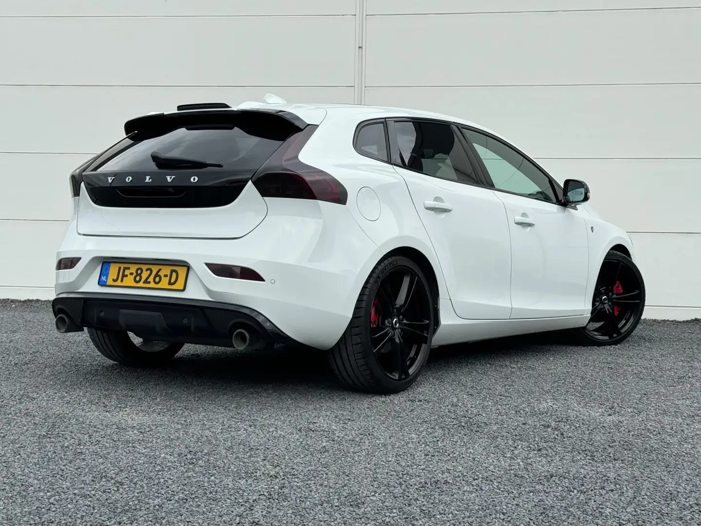 Volvo V40 2.0 D4 Ocean Race Org NL R-Design Carbon Edit Came Blanc - 2
