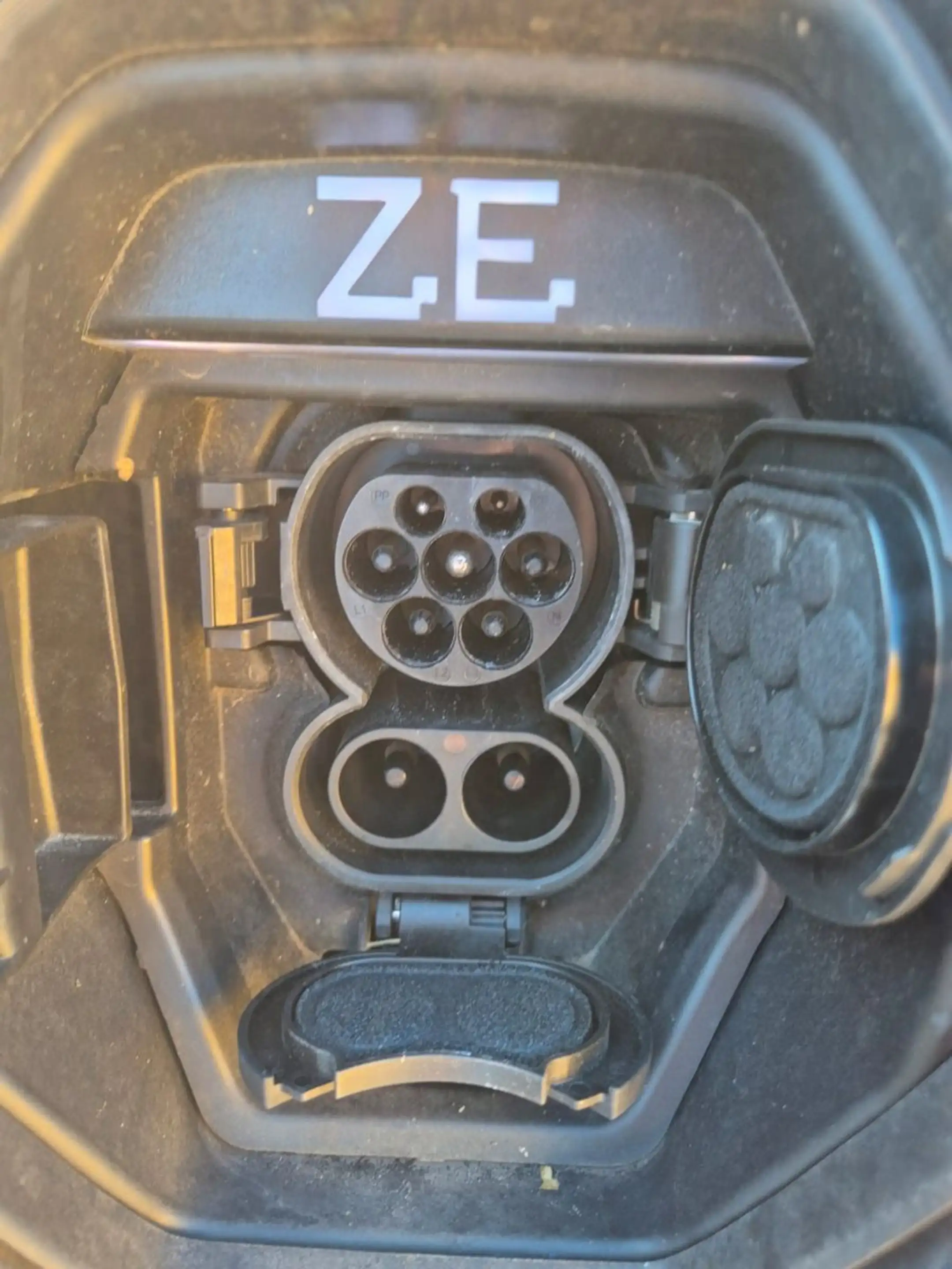 Renault ZOE Intens Kaufakku CCS|9,3"|Winter|GJ-Reifen — photo 15