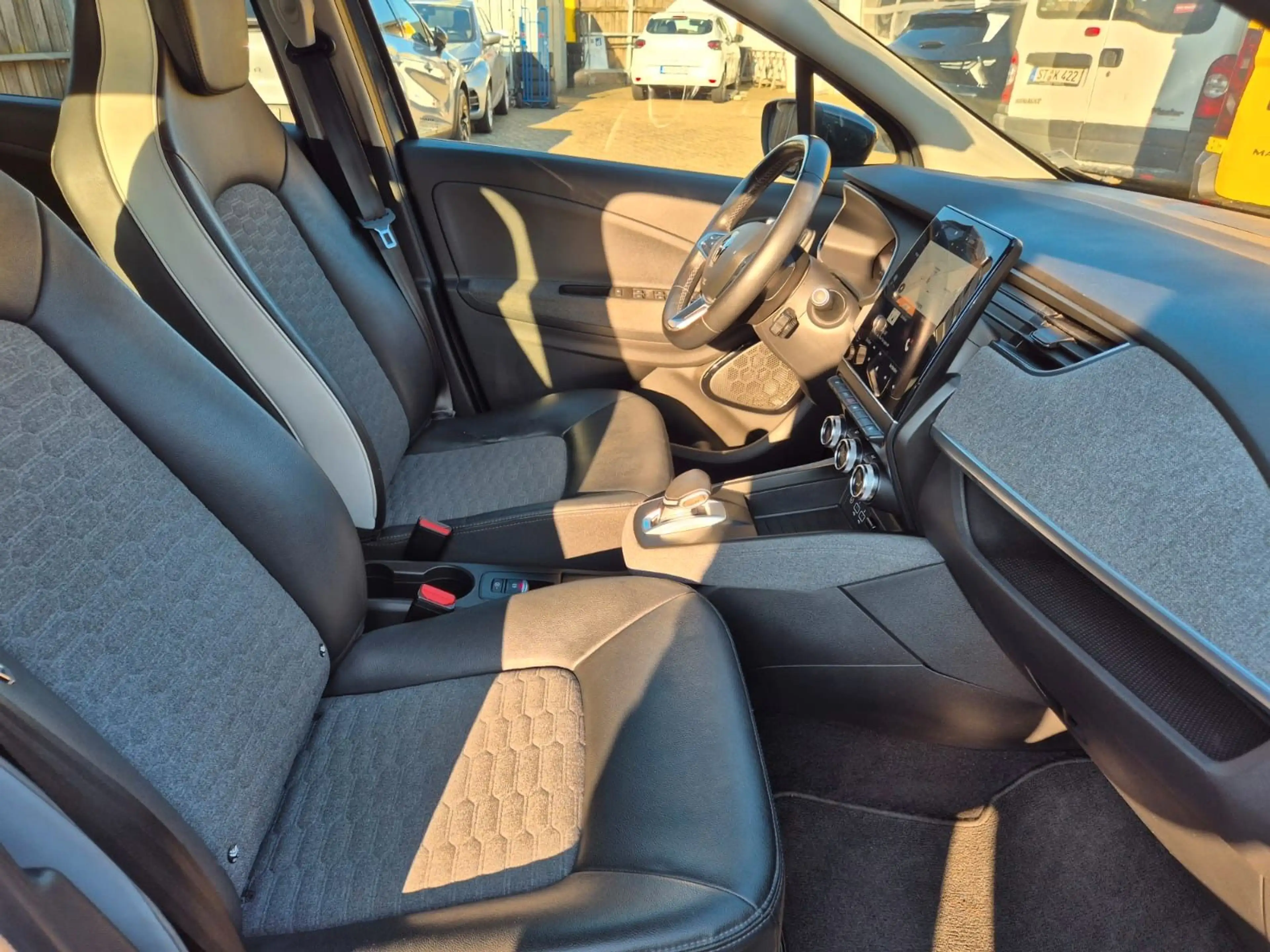 Renault ZOE Intens Kaufakku CCS|9,3"|Winter|GJ-Reifen — photo 14