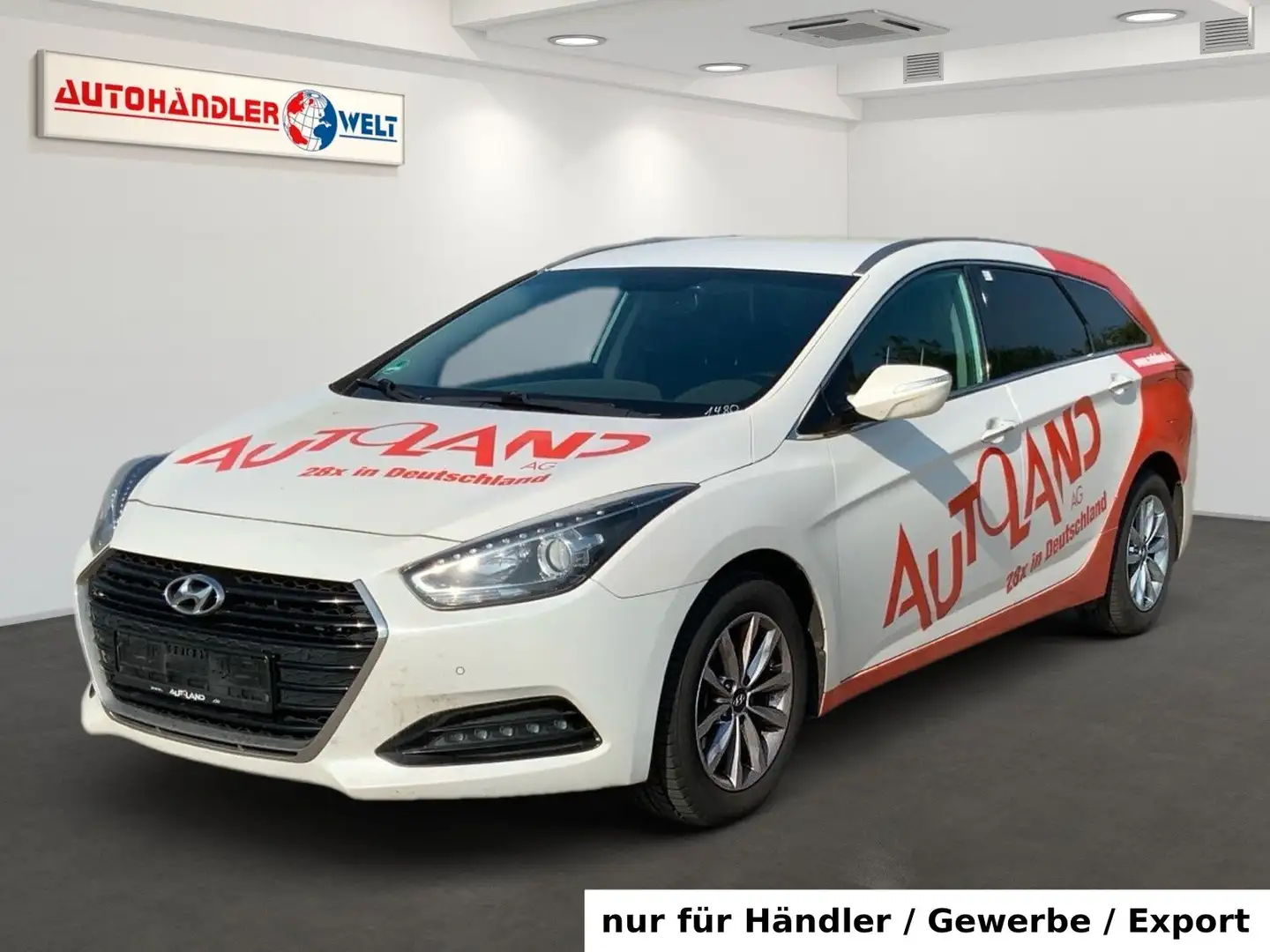 Hyundai i40 Kombi 1.7 CRDi AT AAC Navi SHZ PDC Tempo Weiß - 1