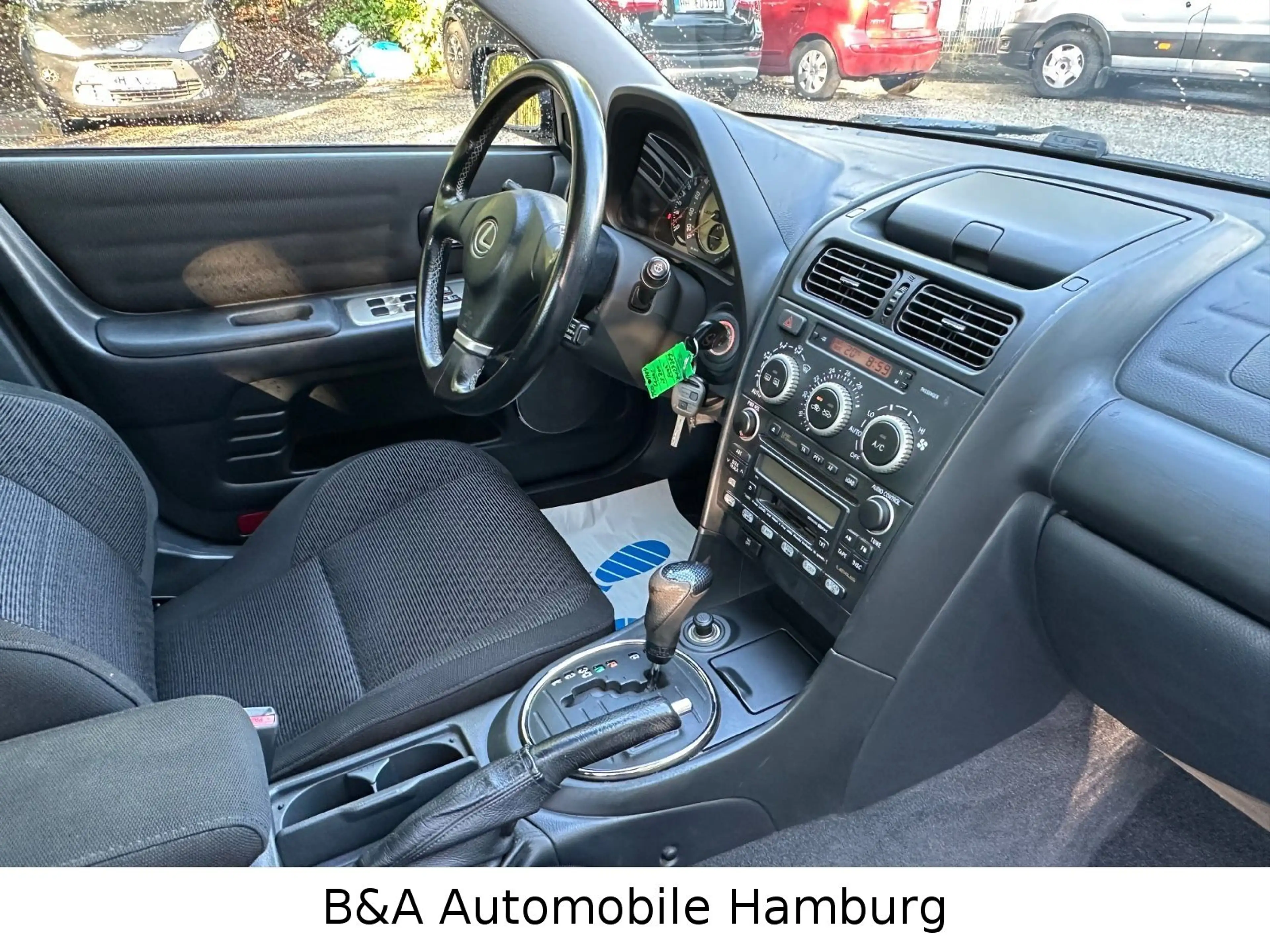 Lexus IS 200 Automatik 1 Hand+Wenig Km+Scheckheft — photo 9