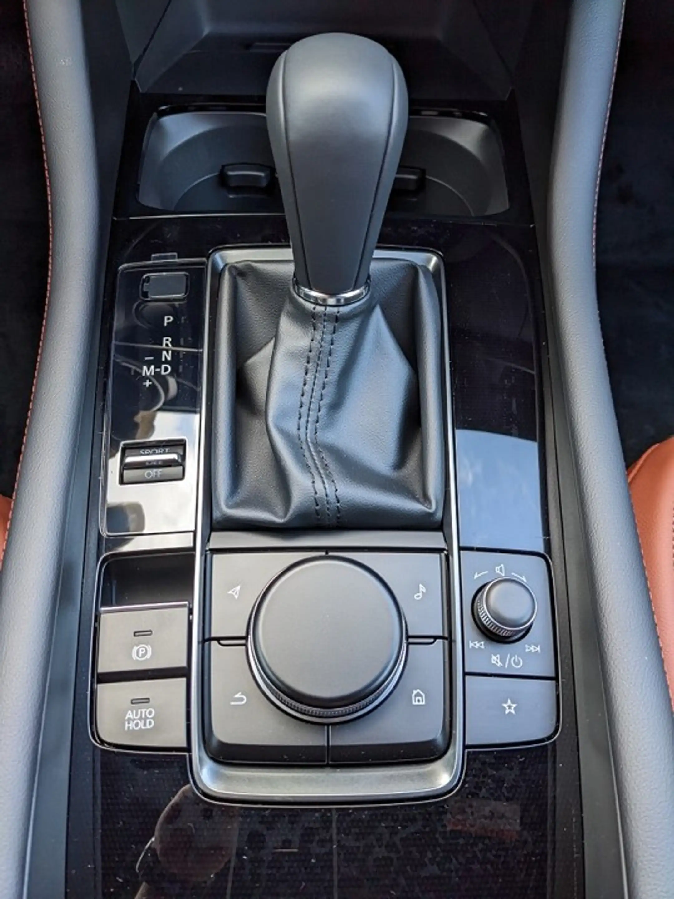 Mazda 3 5-Türer 2.5l (140PS) Nagisa Teilleder Bose Navi 20 — photo 7