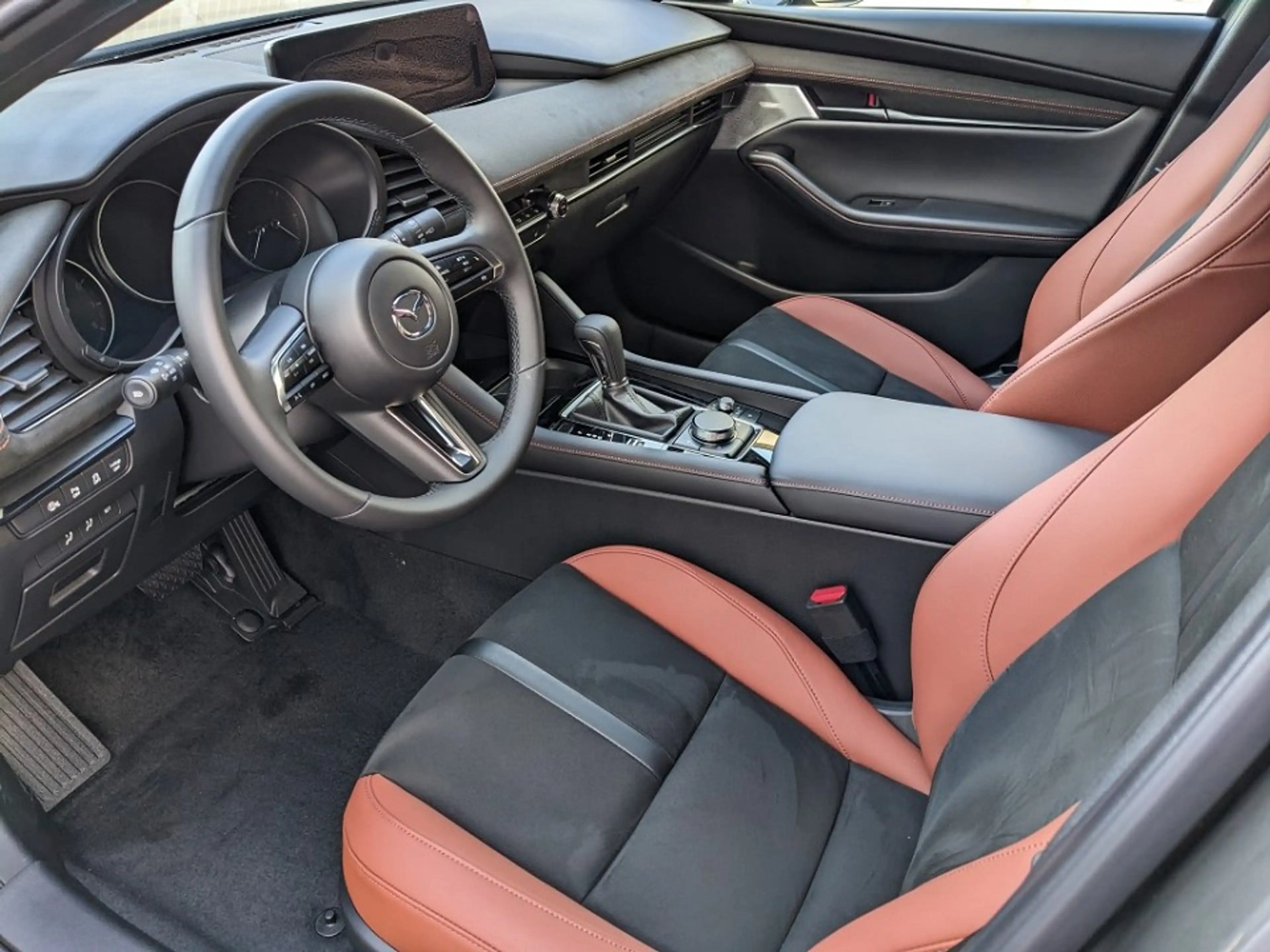 Mazda 3 5-Türer 2.5l (140PS) Nagisa Teilleder Bose Navi 20 — photo 3