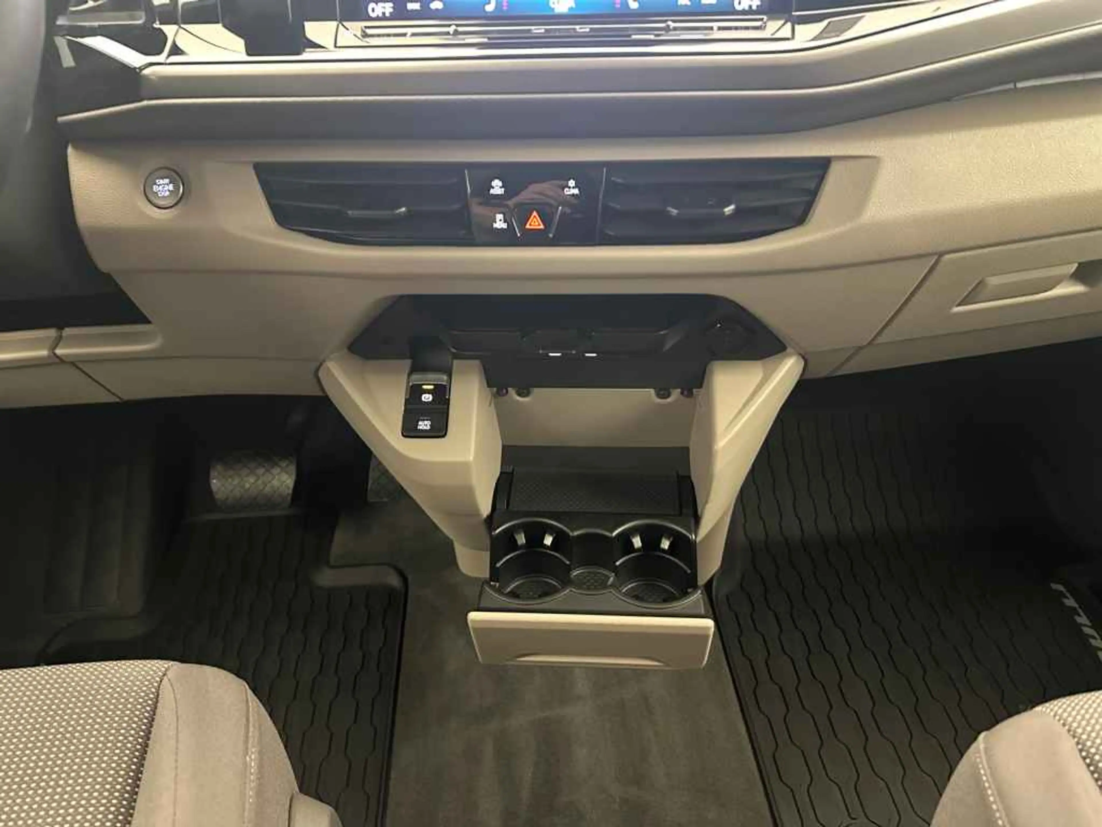 Volkswagen T7 California Beach Tour TSI DSG *STDHZ*MATRIX* — photo 15
