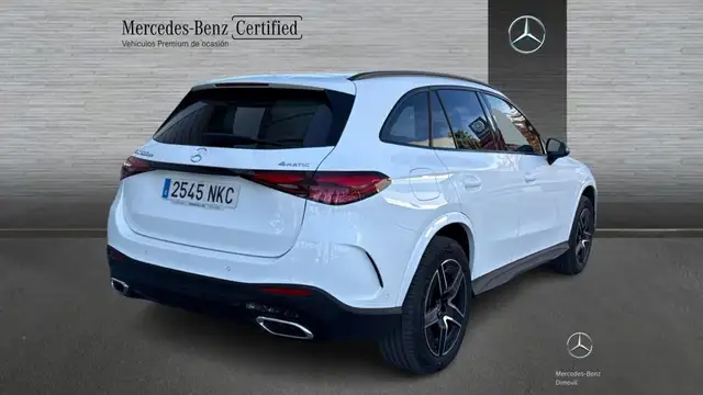 Mercedes-Benz 300 view 2