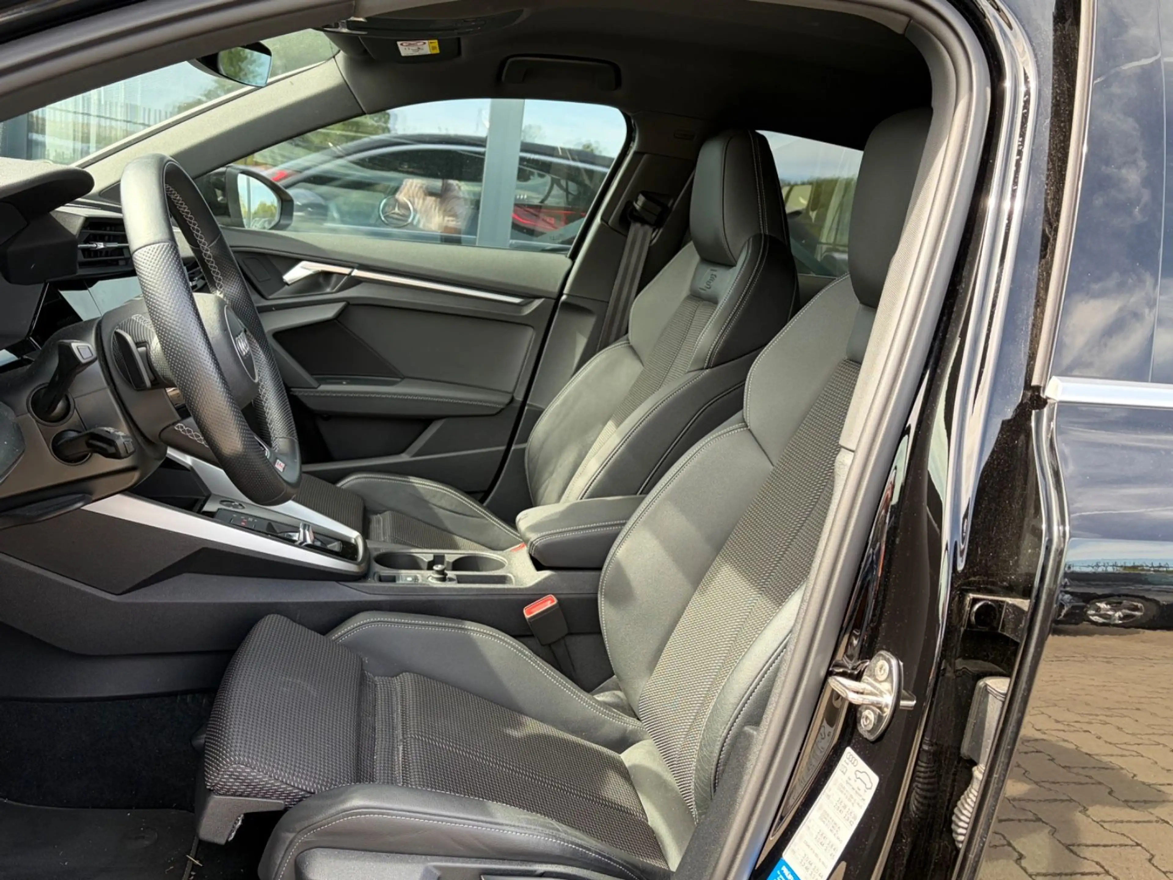 Audi A3 Sportback 40 TFSIe - S LINE   KAMERA   LED — photo 4