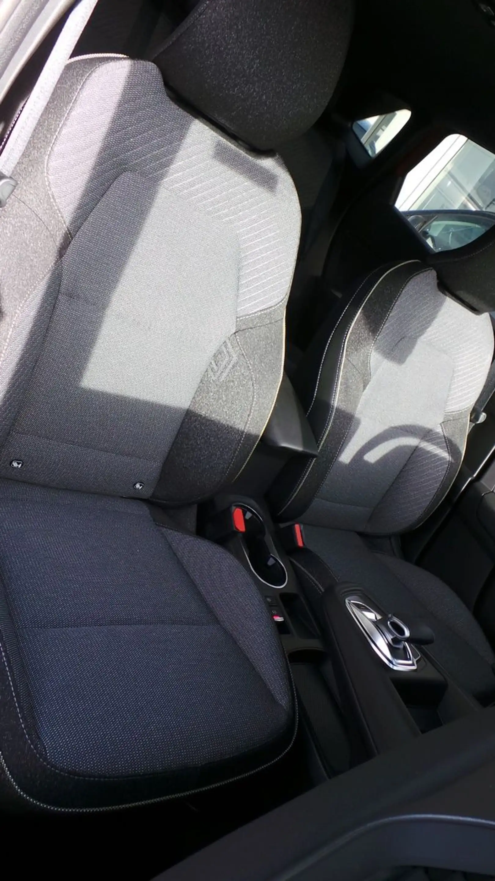 Renault Symbioz E-Tech Hybrid145 Techno inkl.Winterräder — photo 13