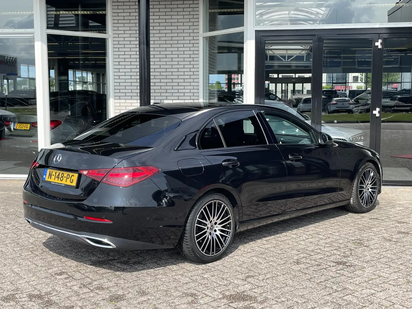 Mercedes-Benz C 180 Luxury Line | Panoramadak | Stoelverwaming | Cruis Zwart - 2