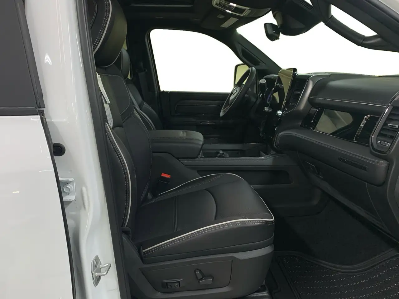 RAM 3500 снимка RAM 3500