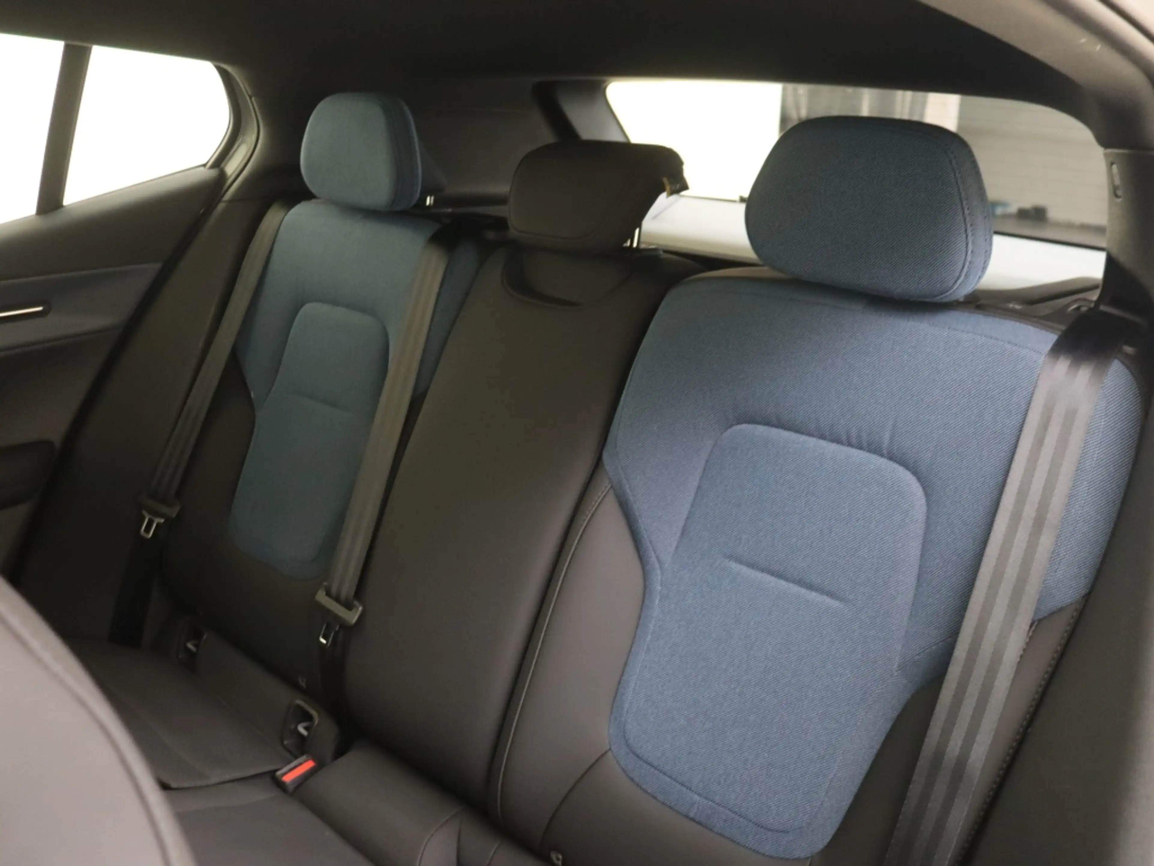 Volvo EX30 Extended Plus 69 kWh | Climate Pack | Power Seat P — photo 8