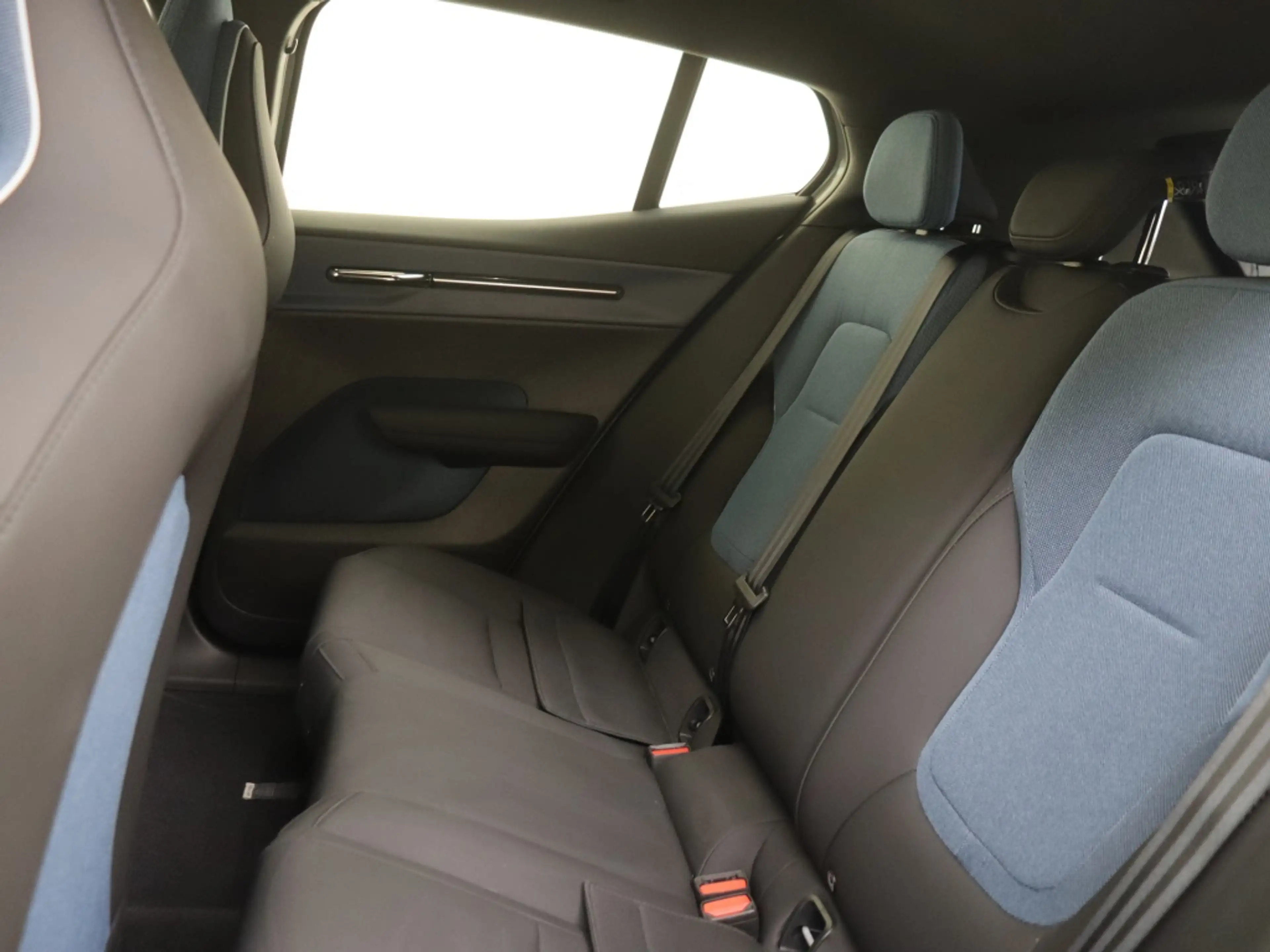 Volvo EX30 Extended Plus 69 kWh | Climate Pack | Power Seat P — photo 9
