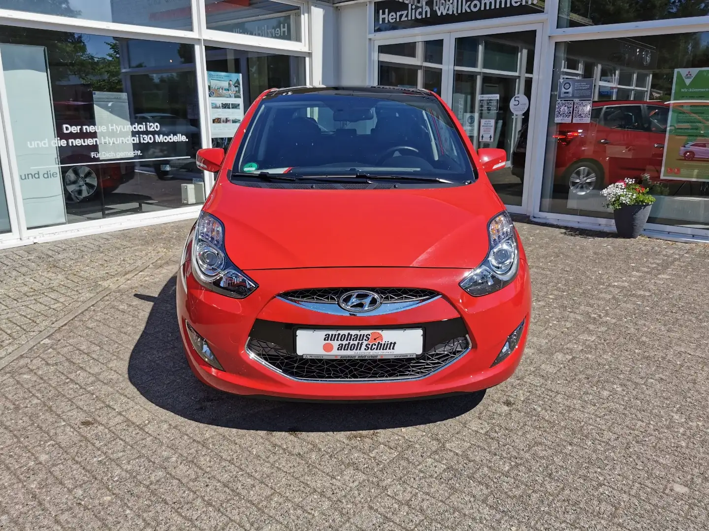 Hyundai iX20 1.6 Benzin*Style*Panorama Rouge - 2