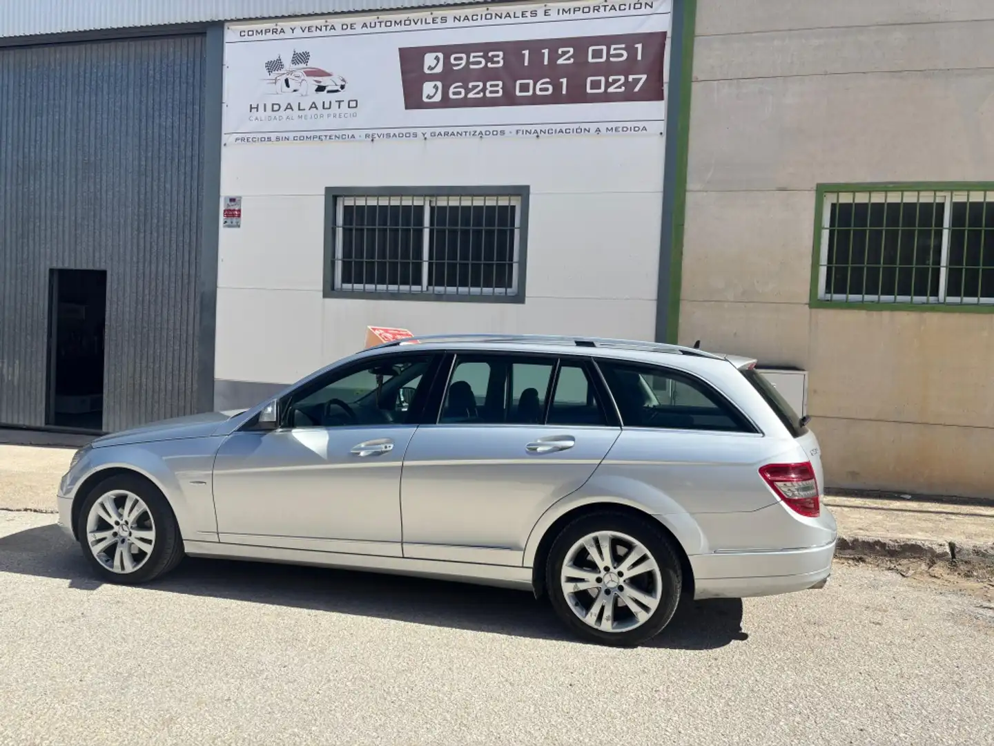 Mercedes-Benz C 220 220CDI Avantgarde Aut. Gris - 2
