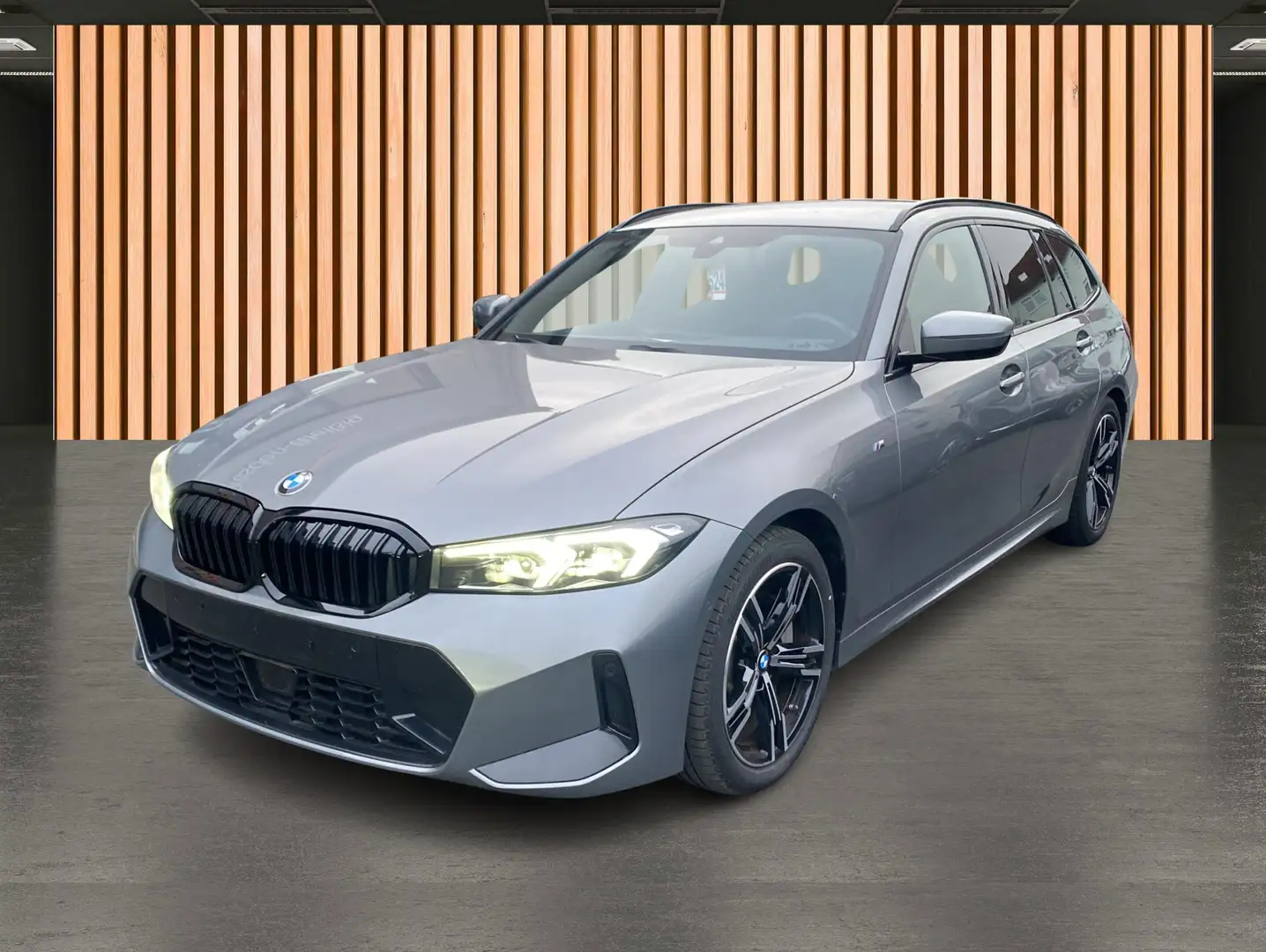 BMW 330 i Touring xDrive M Sport*ACC*HiFi*Kamera* Grau - 2