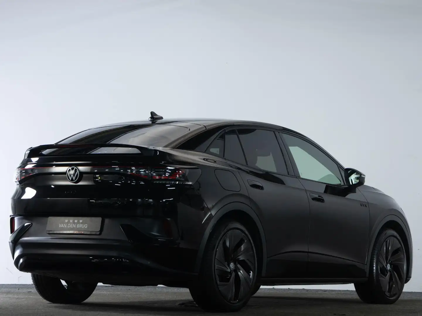 Volkswagen ID.5 GTX Advantage 77 kWh 299 PK | Stuur & Stoelverwarm Noir - 2