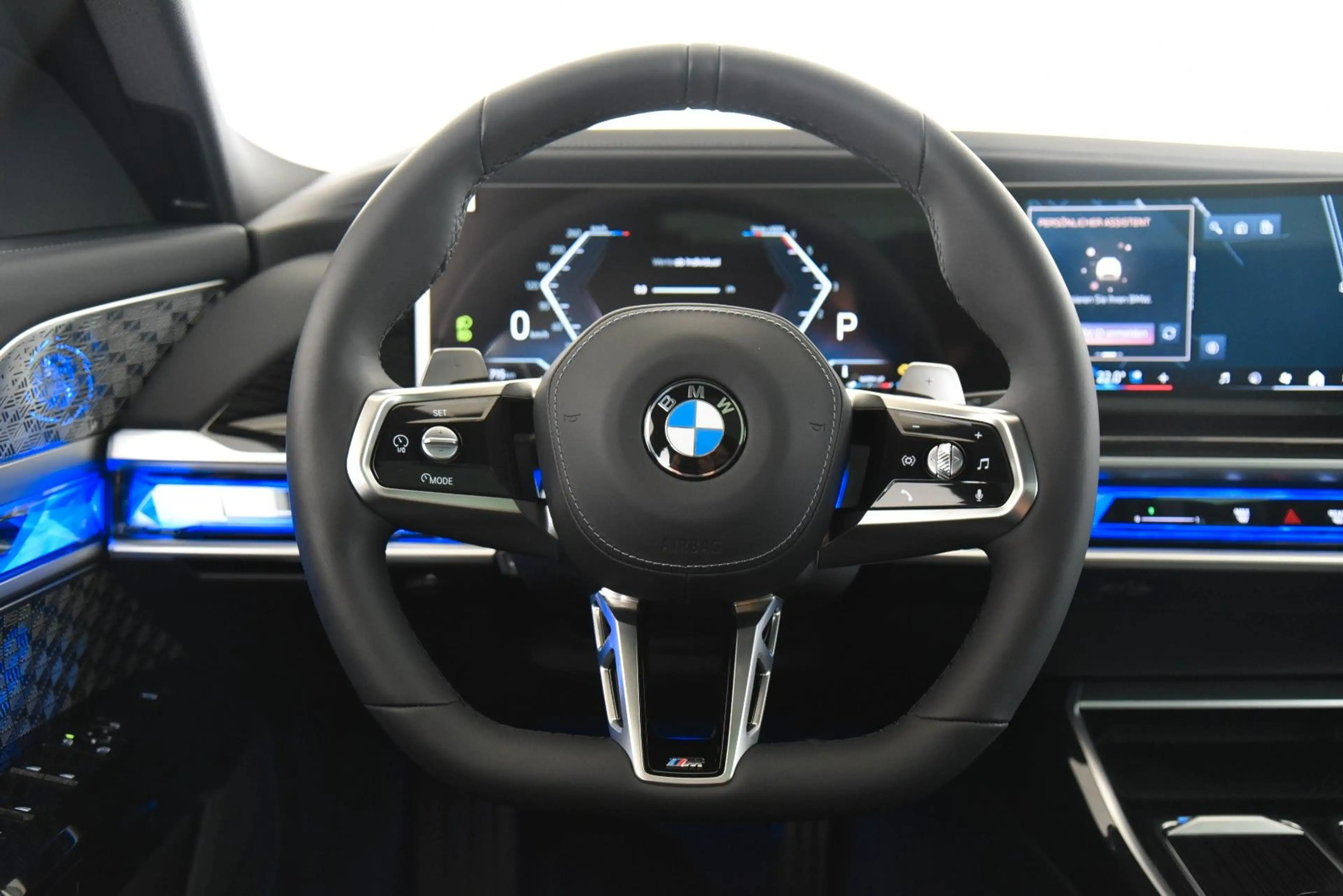 BMW 740 d xDrive M Sport Pro B&W AHK 360° StandHzg — photo 10