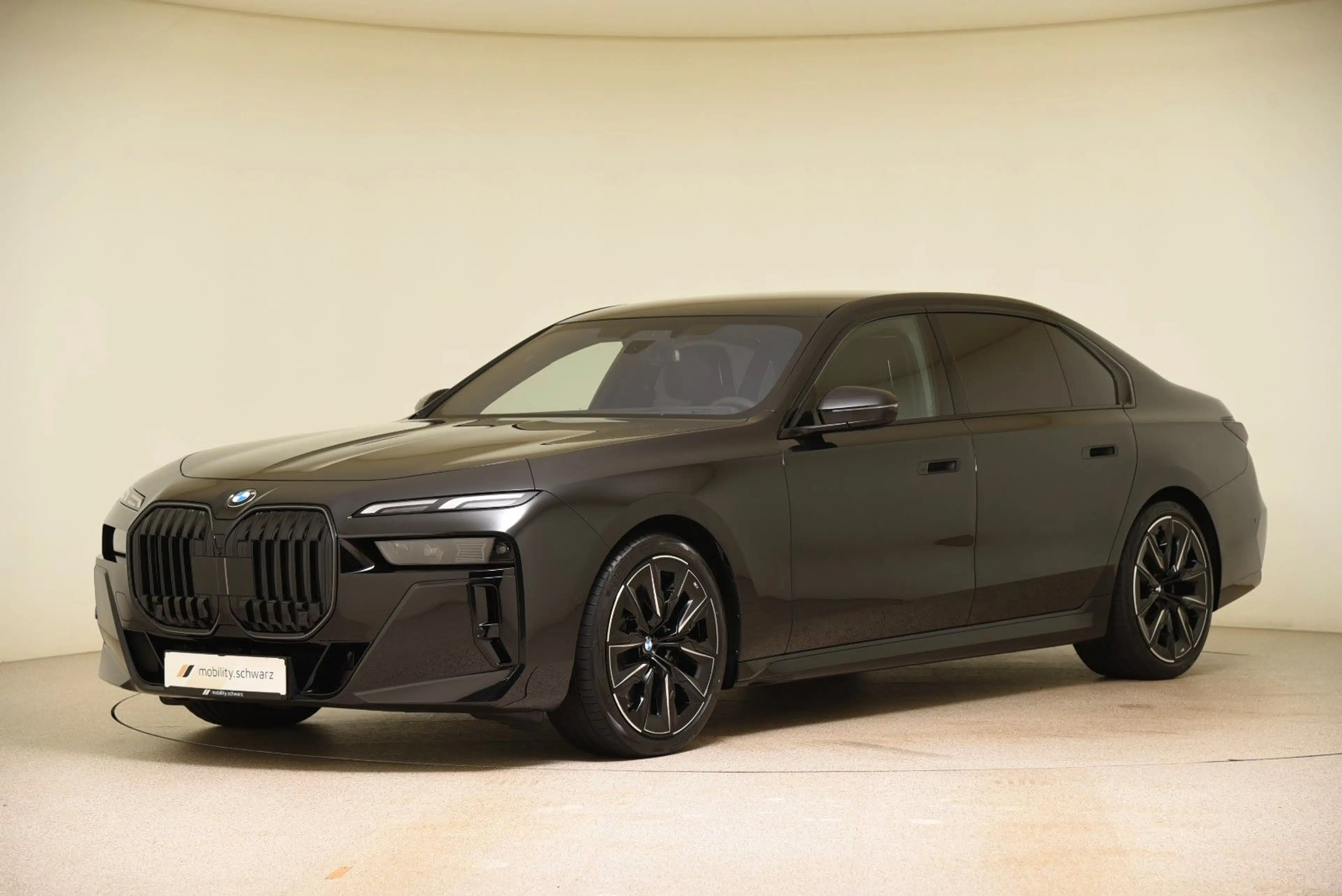 BMW 740 d xDrive M Sport Pro B&W AHK 360° StandHzg